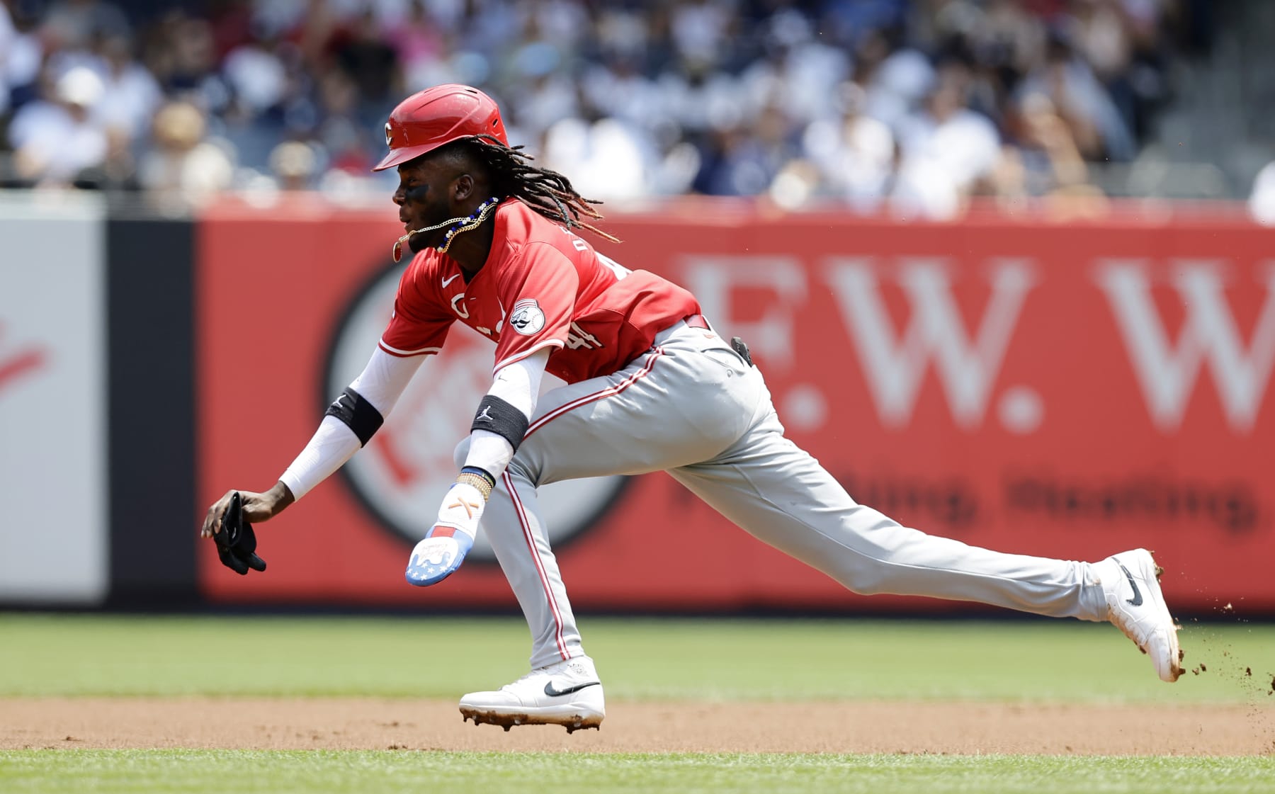 NEW YORK, NEW YORK - JULY 04: (NEW YORK DAILIES OUT)  Elly De La Cruz #44 of the Cincinnati Reds in action during the first inning against the New York Yankees at Yankee Stadium on July 04, 2024 in New York City. The reds defeated the Yankees 8-4. (Photo by Jim McIsaac/Getty Images)
