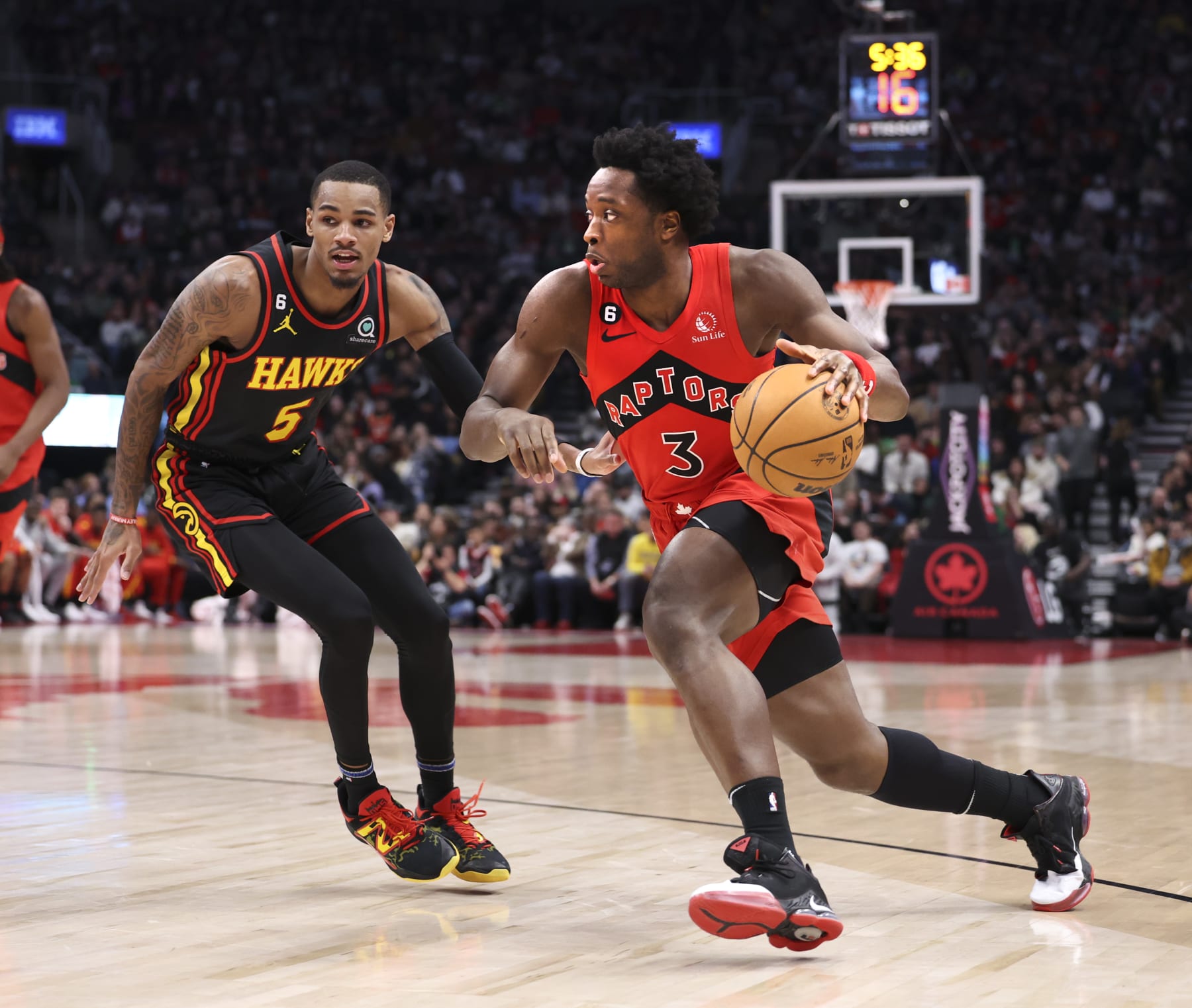 TORONTO, ON - January 14   In first half action, the Raptors OG Anunoby makes a move to the key around Dejounte Murray.
The Toronto Raptors took on the Atlanta Hawks in NBA basketball action at the Scotiabank Arena in Toronto.
January 14 2023        (Richard Lautens/Toronto Star via Getty Images)