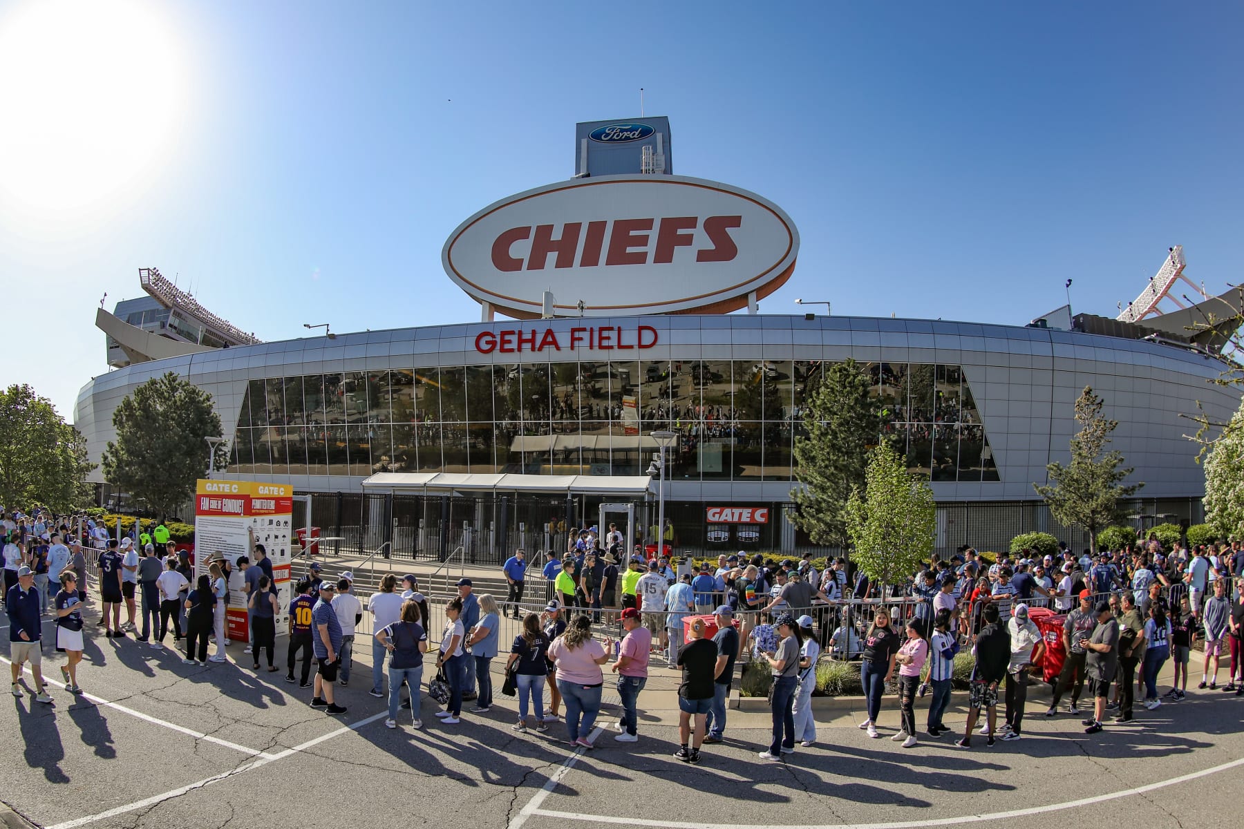 KANSAS CITY, MO - APRIL 13: Throngs of fans wait in line to get into the stadium before an MLS match between Inter Miami CF and Sporting Kansas City on Apr 13, 2024 at GEHA Field at Arrowhead Stadium in Kansas City, MO. (Photo by Scott Winters/Icon Sportswire via Getty Images)