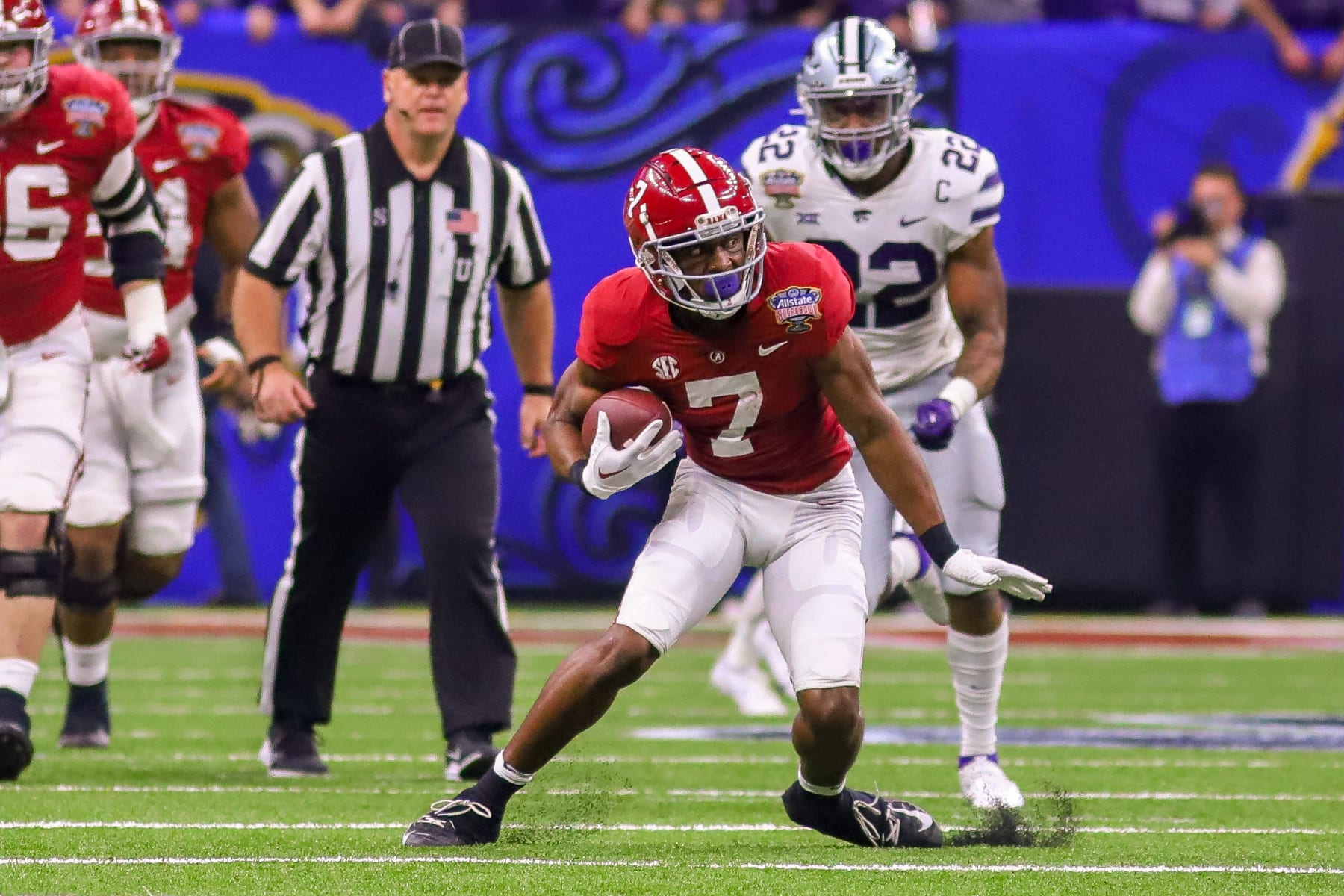 NEW ORLEANS, LA - DECEMBER 31: Alabama Crimson Tide wide receiver Ja'Corey Brooks (7) cuts back during the Allstate Sugar Bowl between the Alabama Crimson Tide and the Kansas State Wildcats on December 31, 2022 at the Caesars Superdome in New Orleans, LA. (Photo by Chris McDill/Icon Sportswire via Getty Images)