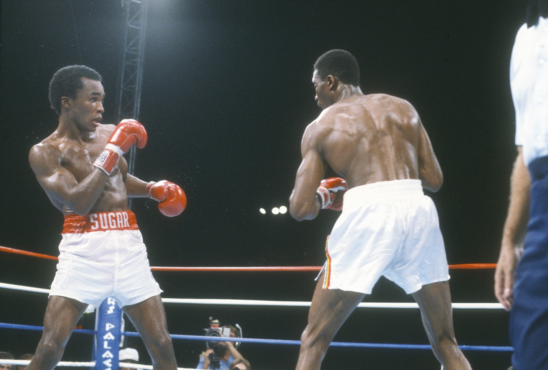LAS VEGAS, NV - SEPTEMBER 16: Sugar Ray Leonard and Thomas Hearns fights for the WBA and WBC welterweight unification title fight on September 16, 1981 at Caesars Palace in Las Vegas, Nevada. Sugar Ray Leonard won the fight with a technical Knockout in the 14th round. (Photo by Focus on Sport/Getty Images)