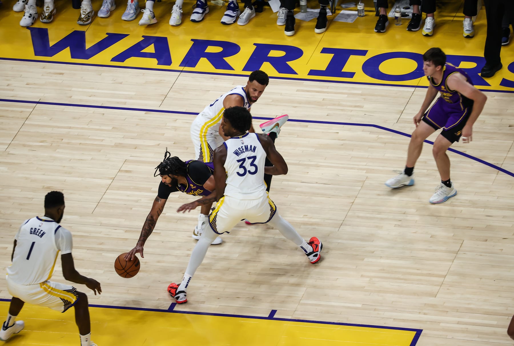 SAN FRANCISCO, CA - OCTOBER 18: Anthony Davis (3) of Los Angeles Lakers and James Wiseman (33), Stephen Curry (30) of Golden State Warriors in action during NBA game between Golden State Warriors and Los Angeles Lakers at the Chase Center on October 18, 2022 in San Francisco, California, United States. (Photo by Tayfun Coskun/Anadolu Agency via Getty Images)