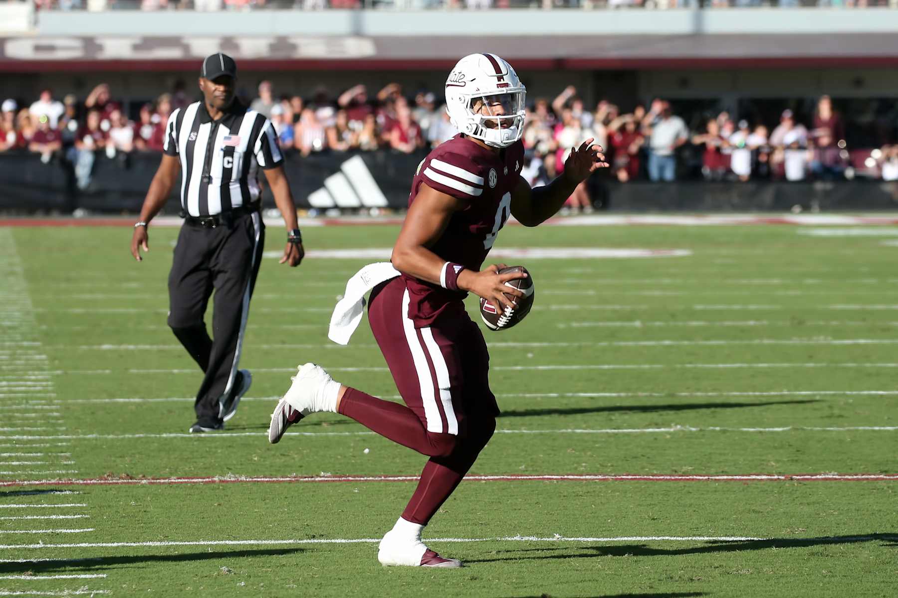 STARKVILLE, MS - OCTOBER 19:  Mississippi State Bulldogs quarterback Michael Van Buren Jr. (0) during the game between the Mississippi State Bulldogs and the Texas A&M Aggies on October 19, 2024 at Davis Wade Stadium in Starkville, Mississippi.  (Photo by Michael Wade/Icon Sportswire via Getty Images)
