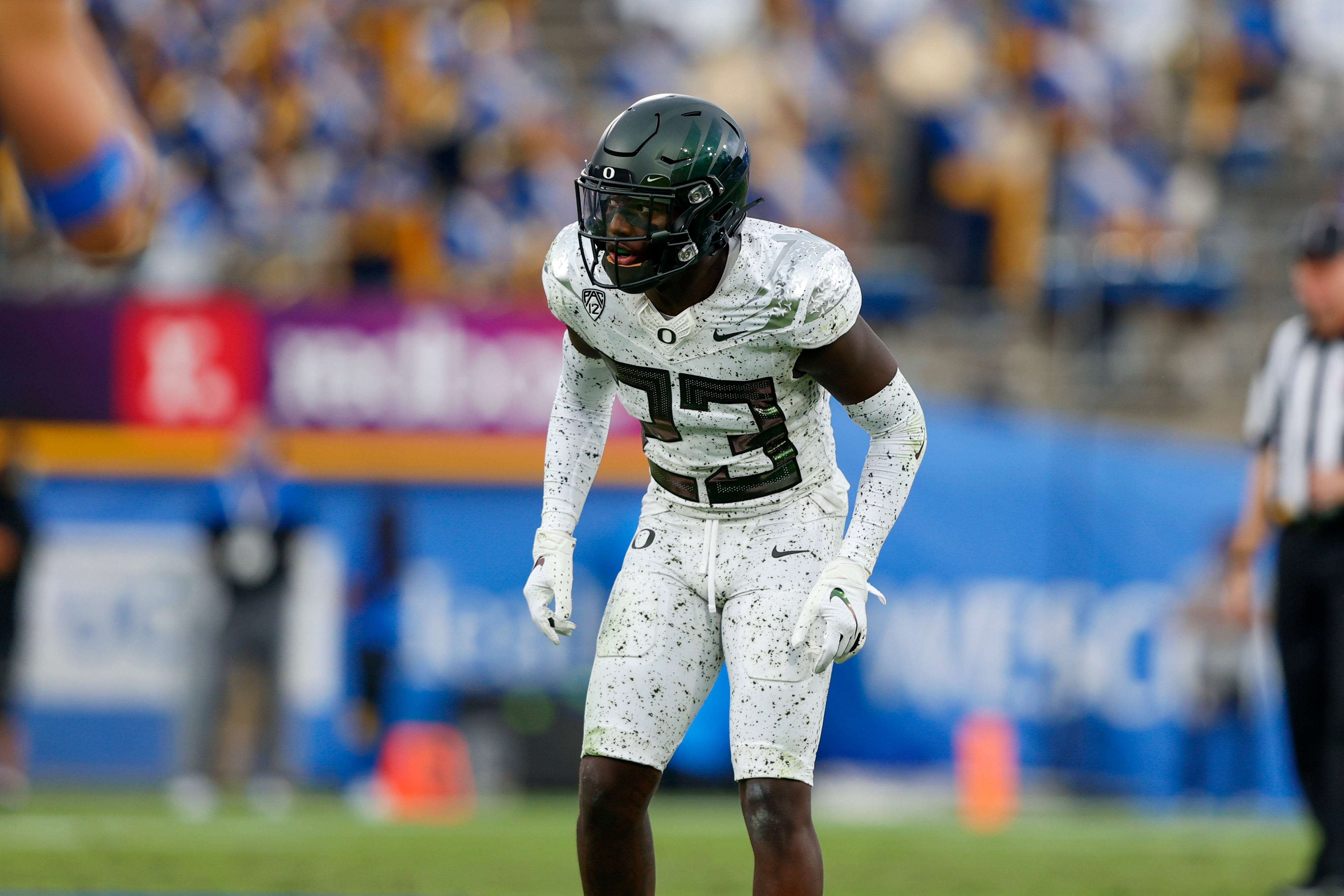PASADENA, CA - OCTOBER 23: Oregon Ducks safety Verone McKinley III (23) during a college football game between the Oregon Ducks and the UCLA Bruins on October 23, 2021, at the Rose Bowl in Pasadena, CA. (Photo by Jordon Kelly/Icon Sportswire via Getty Images)
