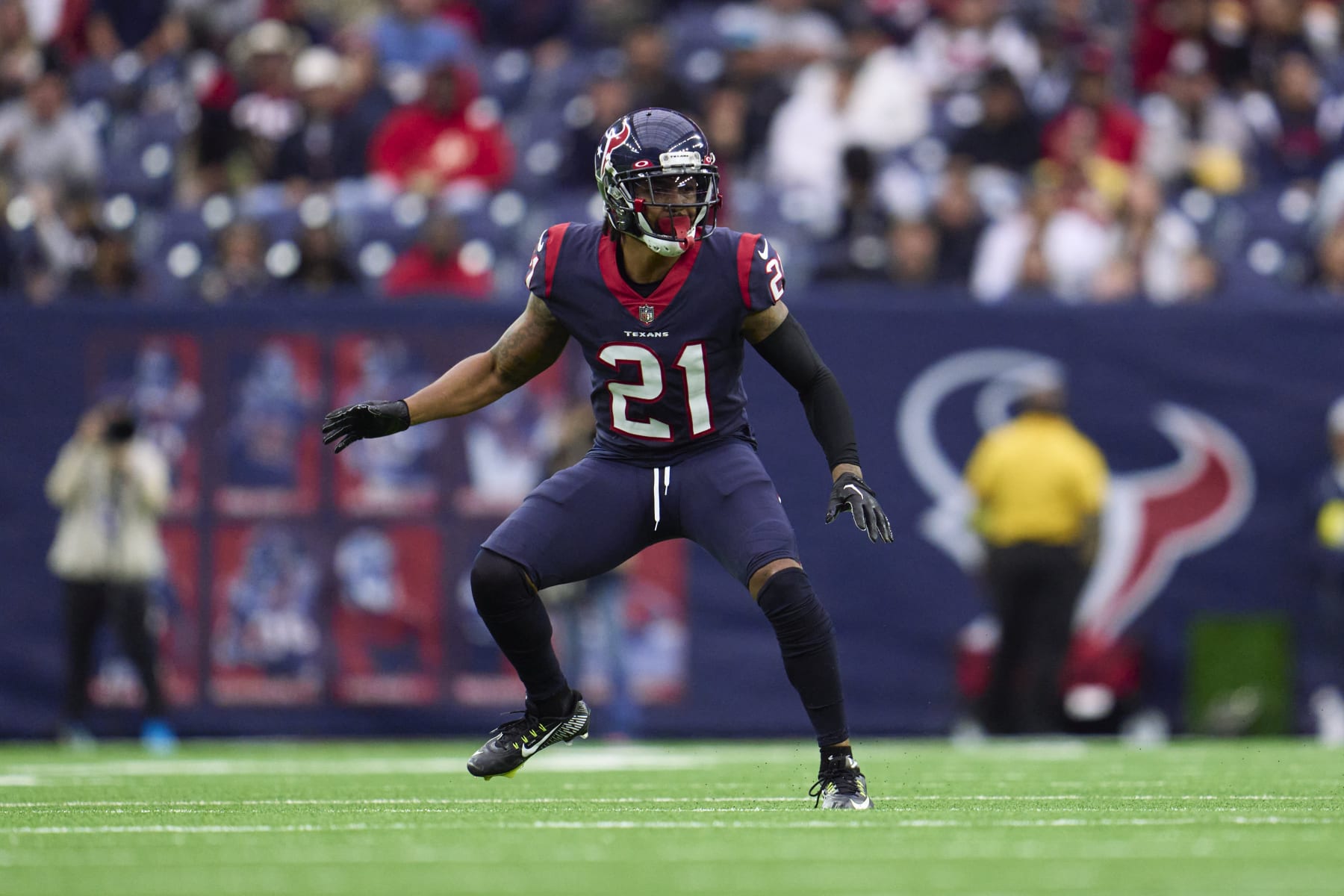 HOUSTON, TX - NOVEMBER 20: Steven Nelson #21 of the Houston Texans defends against the Washington Commanders at NRG Stadium on November 20, 2022 in Houston, Texas. (Photo by Cooper Neill/Getty Images)