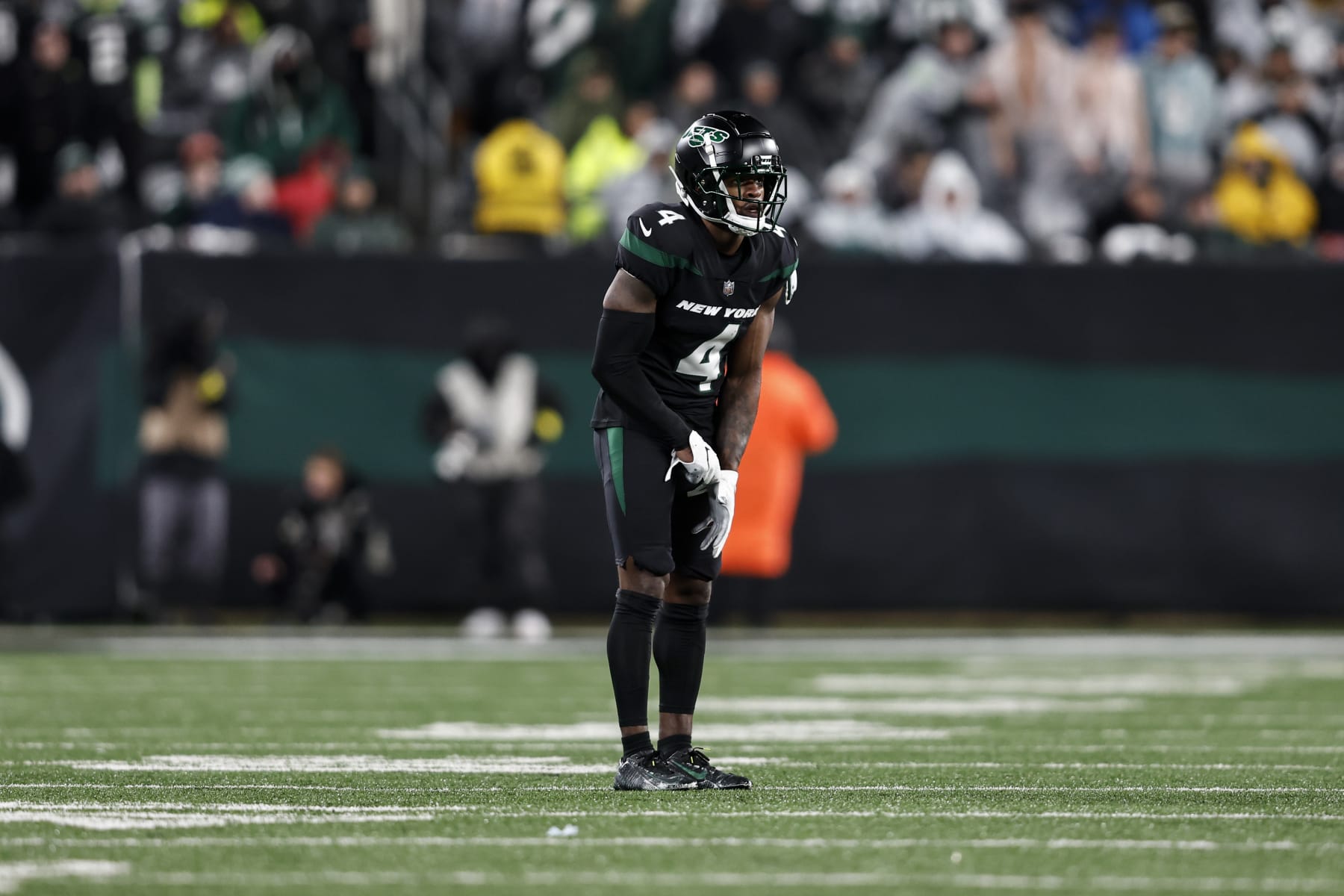 EAST RUTHERFORD, NEW JERSEY - DECEMBER 22: D.J. Reed #4 of the New York Jets lines up during an NFL football game between the New York Jets and the Jacksonville Jaguars at MetLife Stadium on December 22, 2022 in East Rutherford, New Jersey. (Photo by Michael Owens/Getty Images)