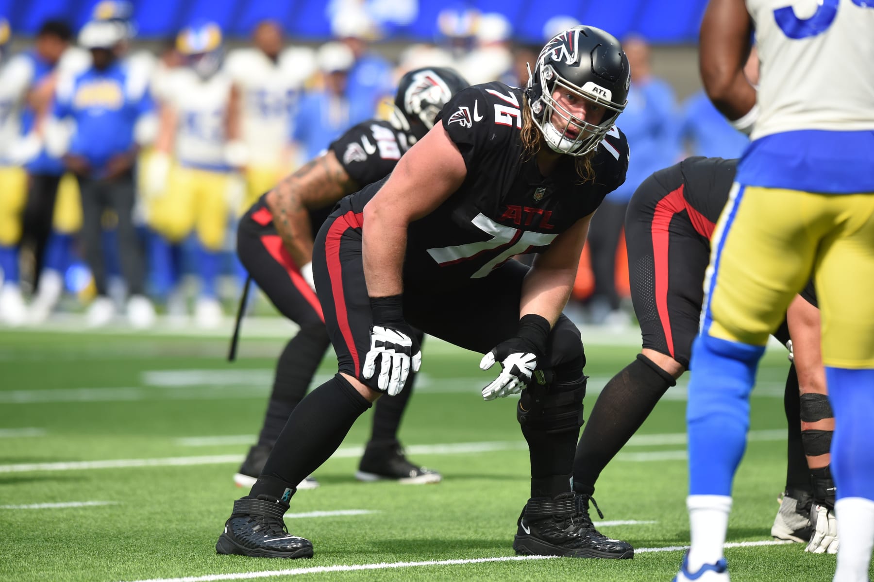INGLEWOOD, CA - SEPTEMBER 18: Atlanta Falcons Offensive Tackle Kaleb McGary (76) during an NFL game between the Atlanta Falcons and the Los Angeles Rams on September 18, 2022, at SoFi Stadium in Inglewood, CA. (Photo by Chris Williams/Icon Sportswire via Getty Images)