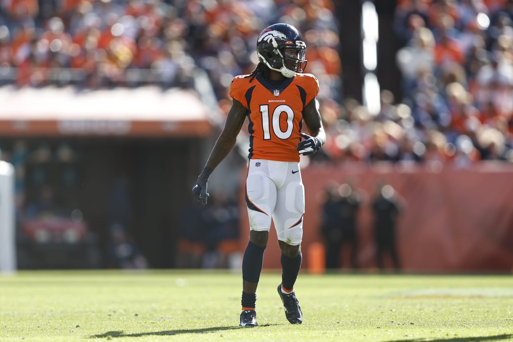DENVER, COLORADO - OCTOBER 23: Jerry Jeudy #10 of the Denver Broncos lines up during an NFL football game between the Denver Broncos and the New York Jets at Empower Field At Mile High on October 23, 2022 in Denver, Colorado. (Photo by Michael Owens/Getty Images)