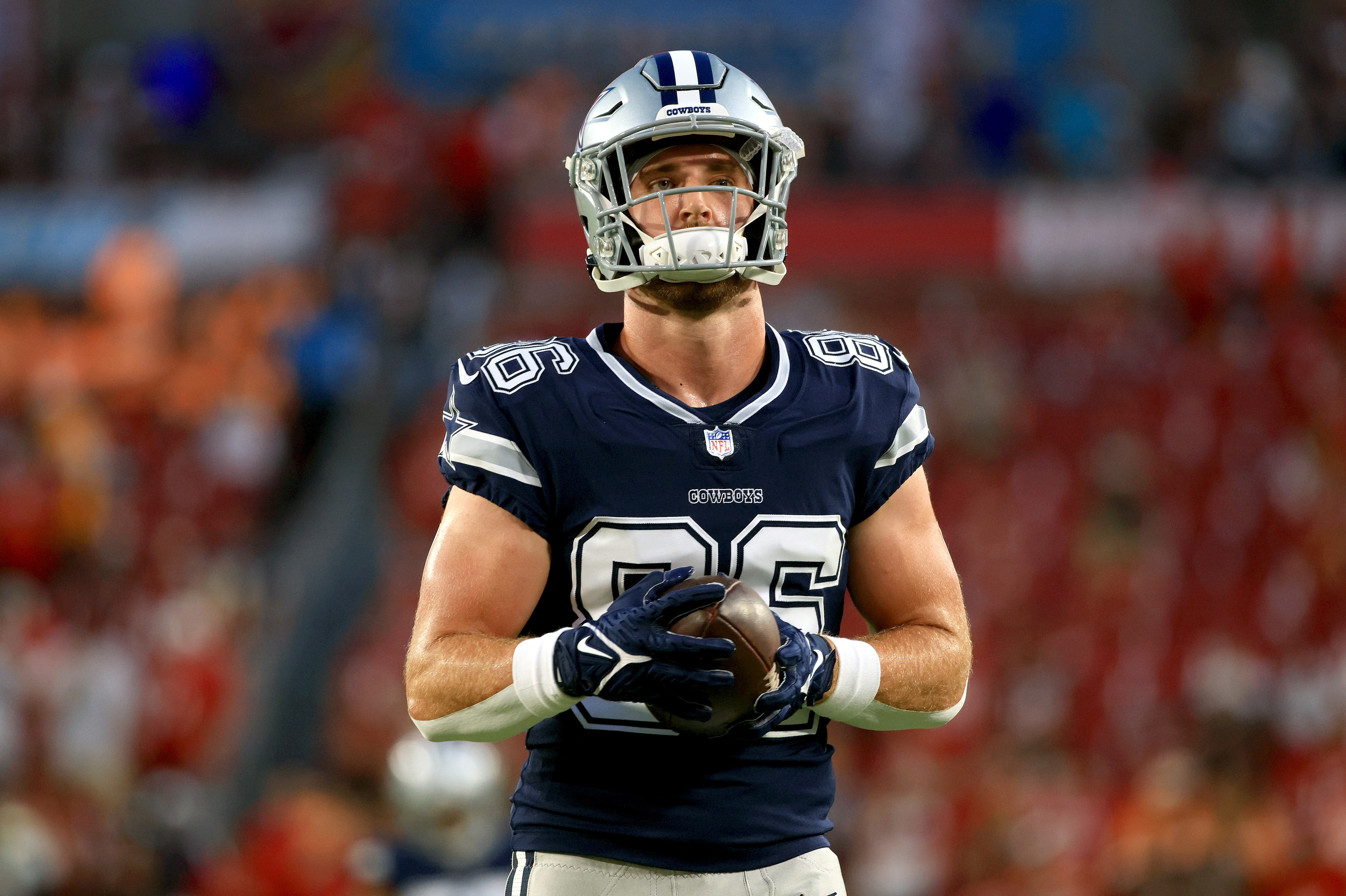 TAMPA, FLORIDA - SEPTEMBER 09: Dalton Schultz #86 of the Dallas Cowboys warms up before the game against the Tampa Bay Buccaneers at Raymond James Stadium on September 09, 2021 in Tampa, Florida. (Photo by Mike Ehrmann/Getty Images) TAMPA, FLORIDA - SEPTEMBER 09: Dalton Schultz #86 of the Dallas Cowboys warms up before the game against the Tampa Bay Buccaneers at Raymond James Stadium on September 09, 2021 in Tampa, Florida. (Photo by Mike Ehrmann/Getty Images)