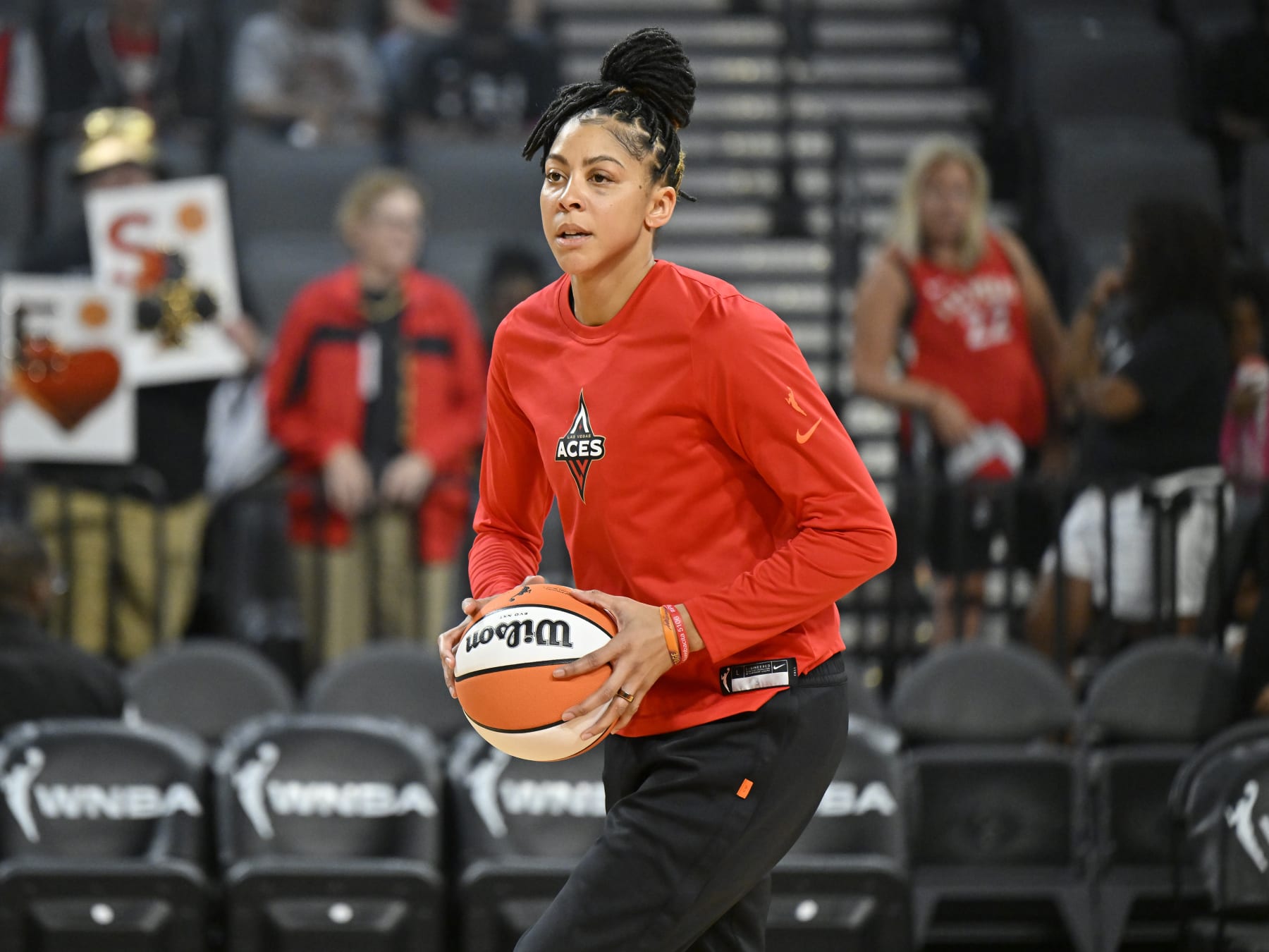 LAS VEGAS, NV - MAY 28: Candace Parker #3 of the Las Vegas Aces warms up before the game against the Minnesota Lynx on May 28, 2023 at Michelob ULTRA Arena in Las Vegas, Nevada. NOTE TO USER: User expressly acknowledges and agrees that, by downloading and or using this photograph, User is consenting to the terms and conditions of the Getty Images License Agreement. Mandatory Copyright Notice: Copyright 2023 NBAE (Photo by David Becker/NBAE via Getty Images)