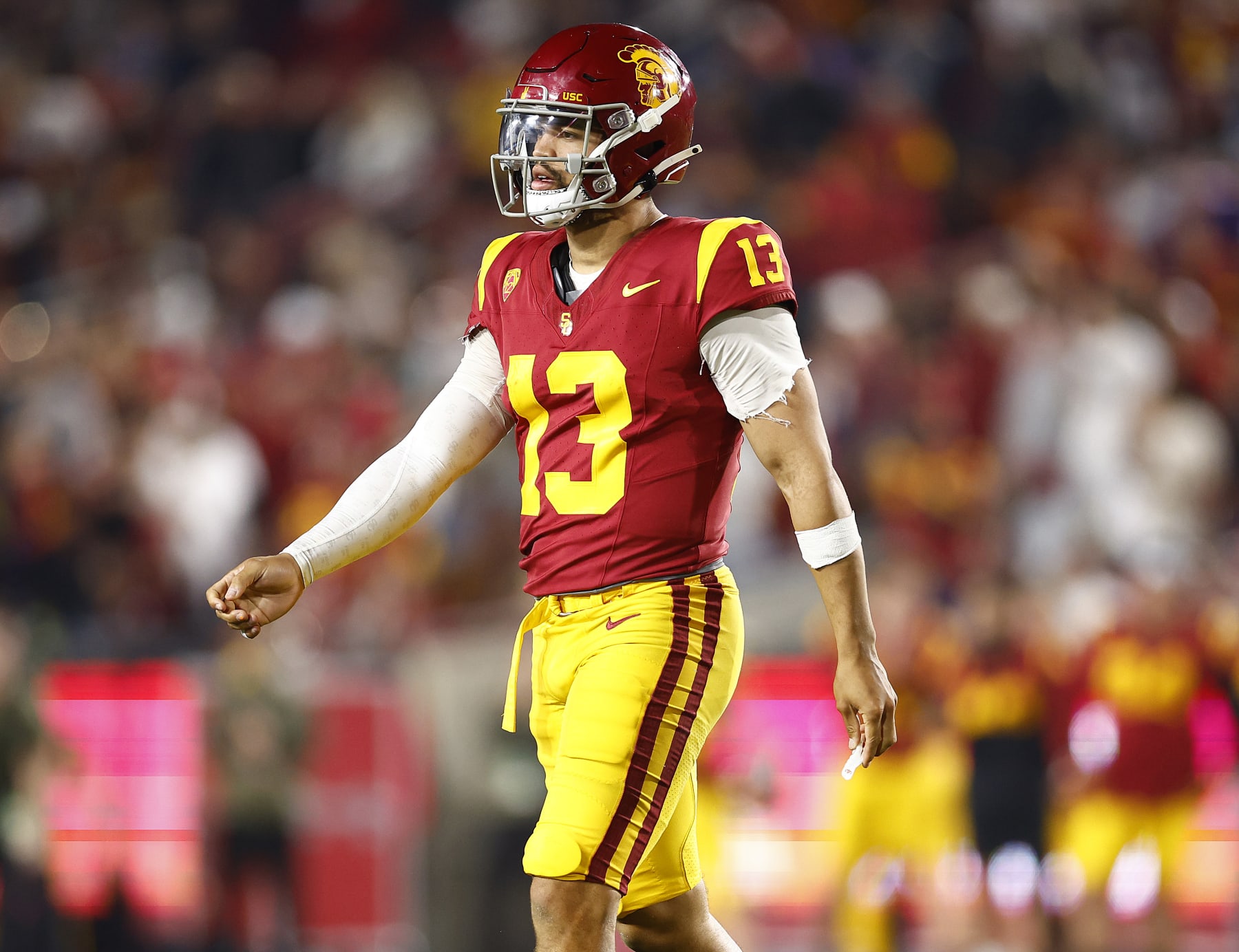 LOS ANGELES, CALIFORNIA - NOVEMBER 04:   Caleb Williams #13 of the USC Trojans at United Airlines Field at the Los Angeles Memorial Coliseum on November 04, 2023 in Los Angeles, California. (Photo by Ronald Martinez/Getty Images)