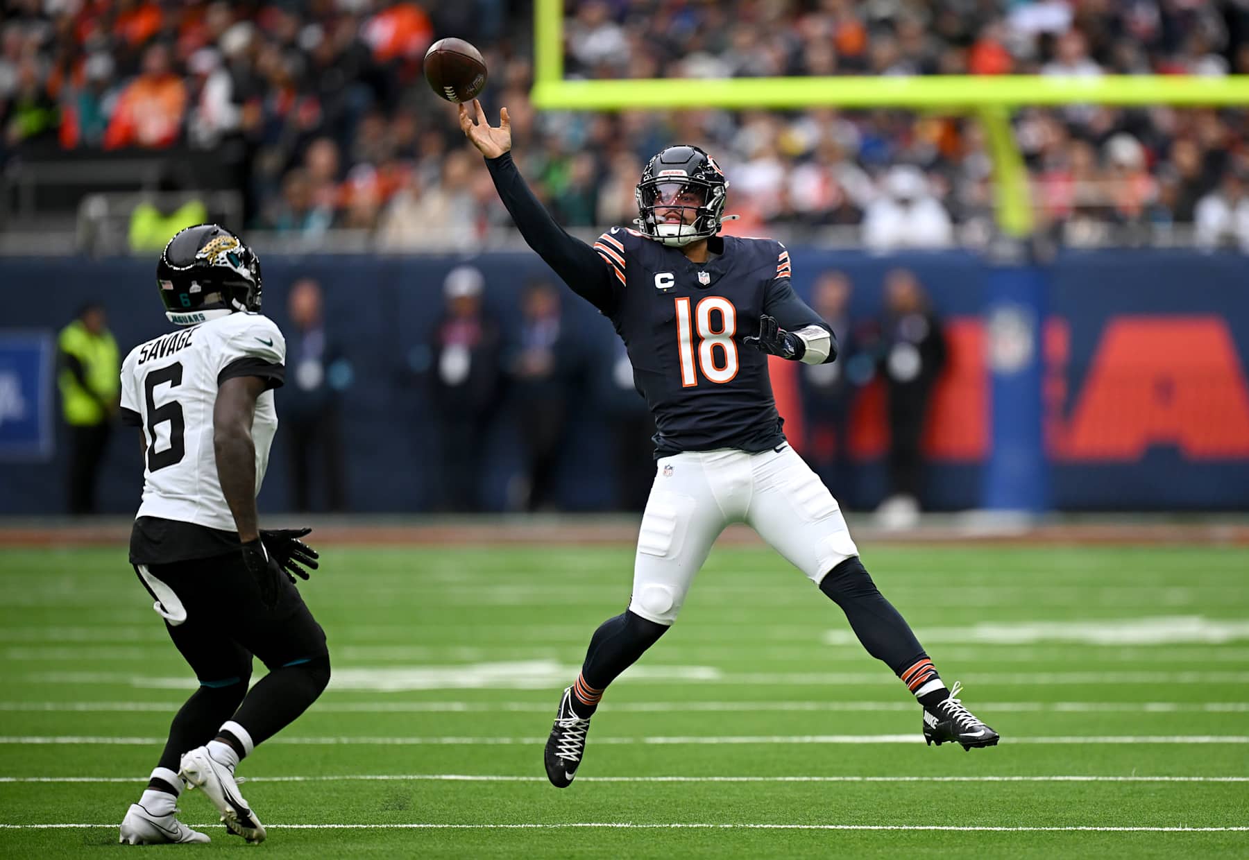 Chicago Bears quarterback Caleb Williams continues to climb Bleacher Report's rookie rankings. 