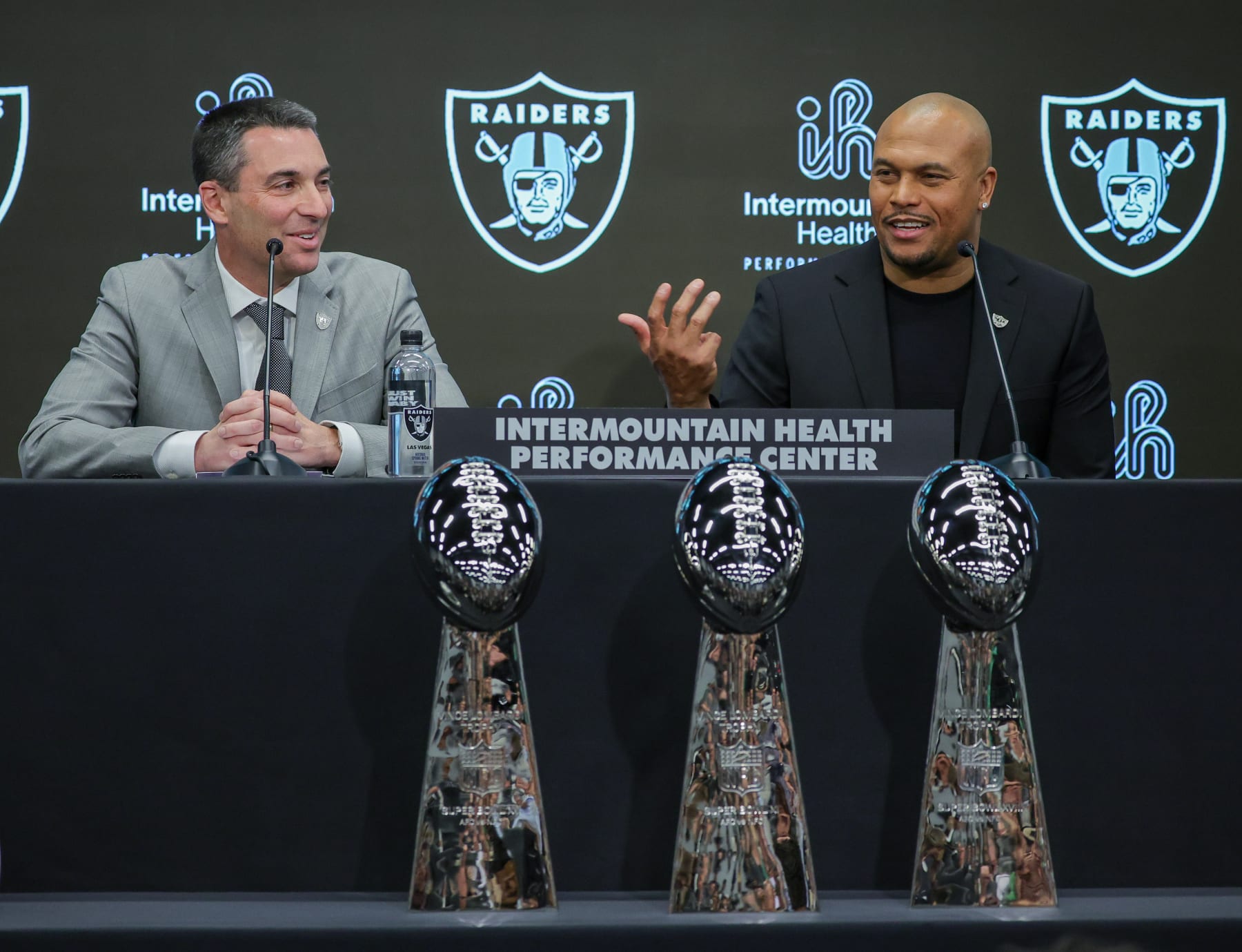 Las Vegas Raiders general manager Tom Telesco (left) and head coach Antonio Pierce (right)