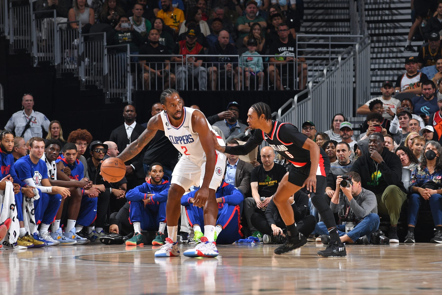 SEATTLE, WA - OCTOBER 3: Keon Johnson #6 of the Portland Trail Blazers plays defense on Kawhi Leonard #2 of the LA Clippers during a preseason game on October 3, 2022 at the Climate Pledge Arena in Seattle, Washington. NOTE TO USER: User expressly acknowledges and agrees that, by downloading and or using this photograph, user is consenting to the terms and conditions of the Getty Images License Agreement. Mandatory Copyright Notice: Copyright 2022 NBAE (Photos by Michael Gonzales/NBAE via Getty Images)