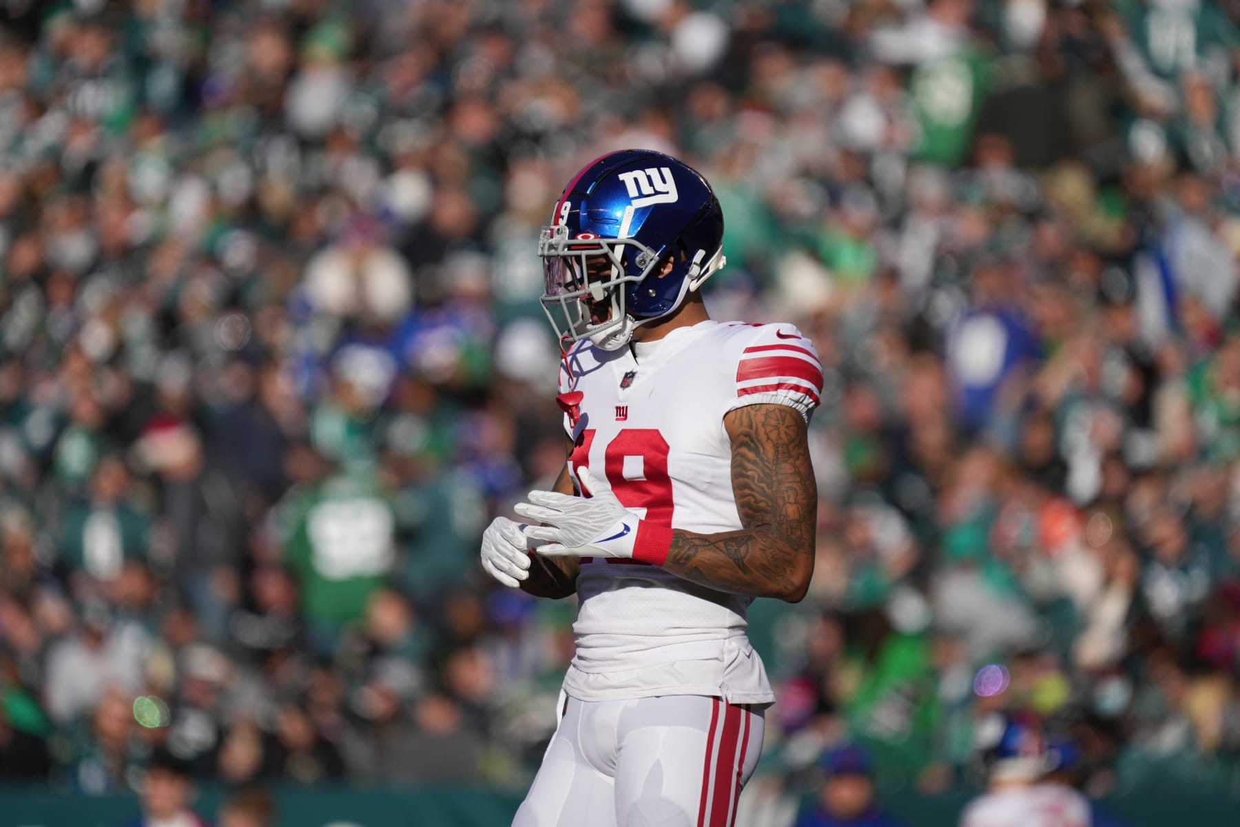PHILADELPHIA, PA - DECEMBER 26: New York Giants wide receiver Kenny Golladay (19) looks on during the game between the New York Giants and the Philadelphia Eagles on December 26, 2021 at Lincoln Financial Field in Philadelphia, PA. (Photo by Andy Lewis/Icon Sportswire via Getty Images)