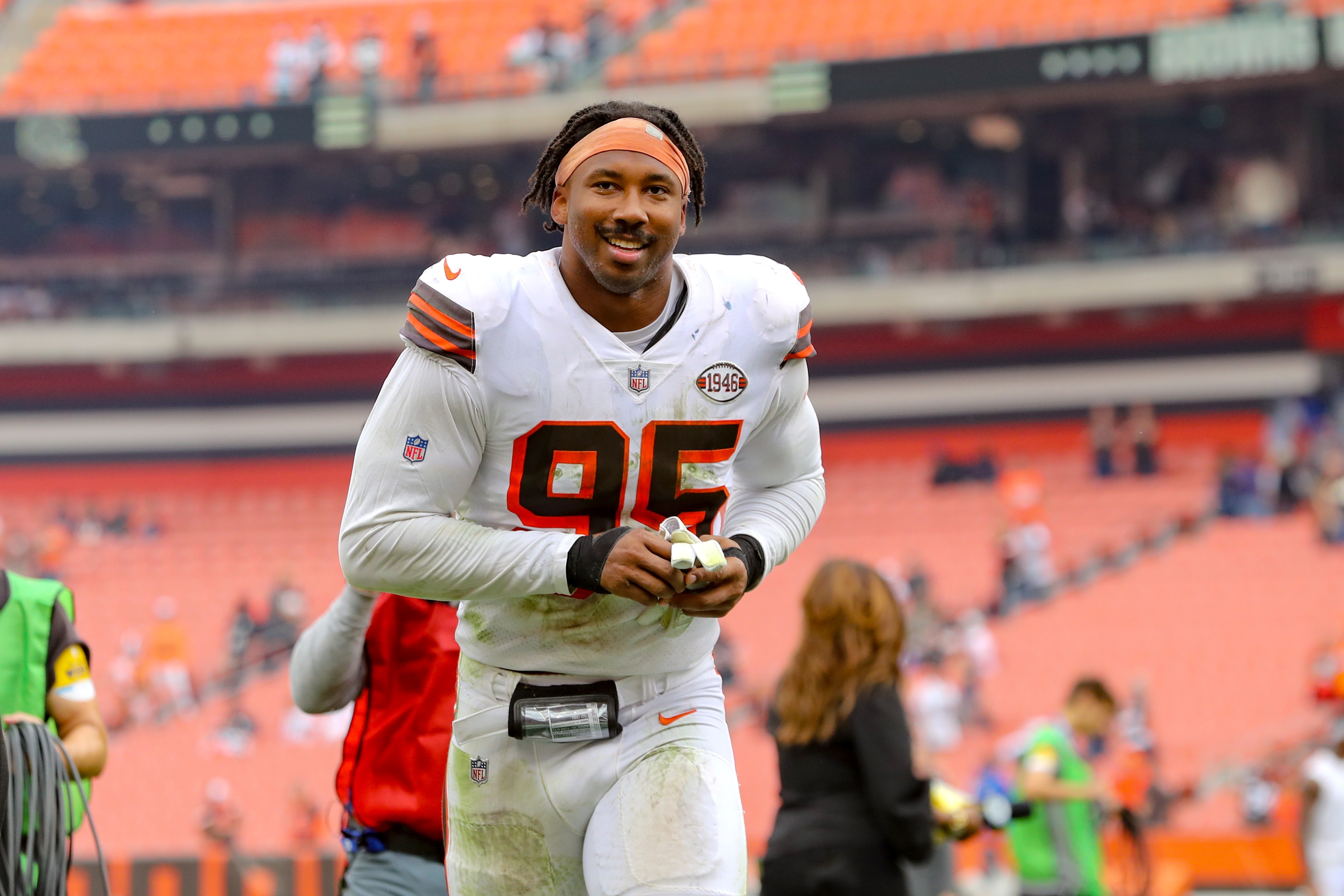 CLEVELAND, OH - SEPTEMBER 26: Cleveland Browns defensive end Myles Garrett (95) leaves the field following the National Football League game between the Chicago Bears and Cleveland Browns on September 26, 2021, at FirstEnergy Stadium in Cleveland, OH. (Photo by Frank Jansky/Icon Sportswire via Getty Images)