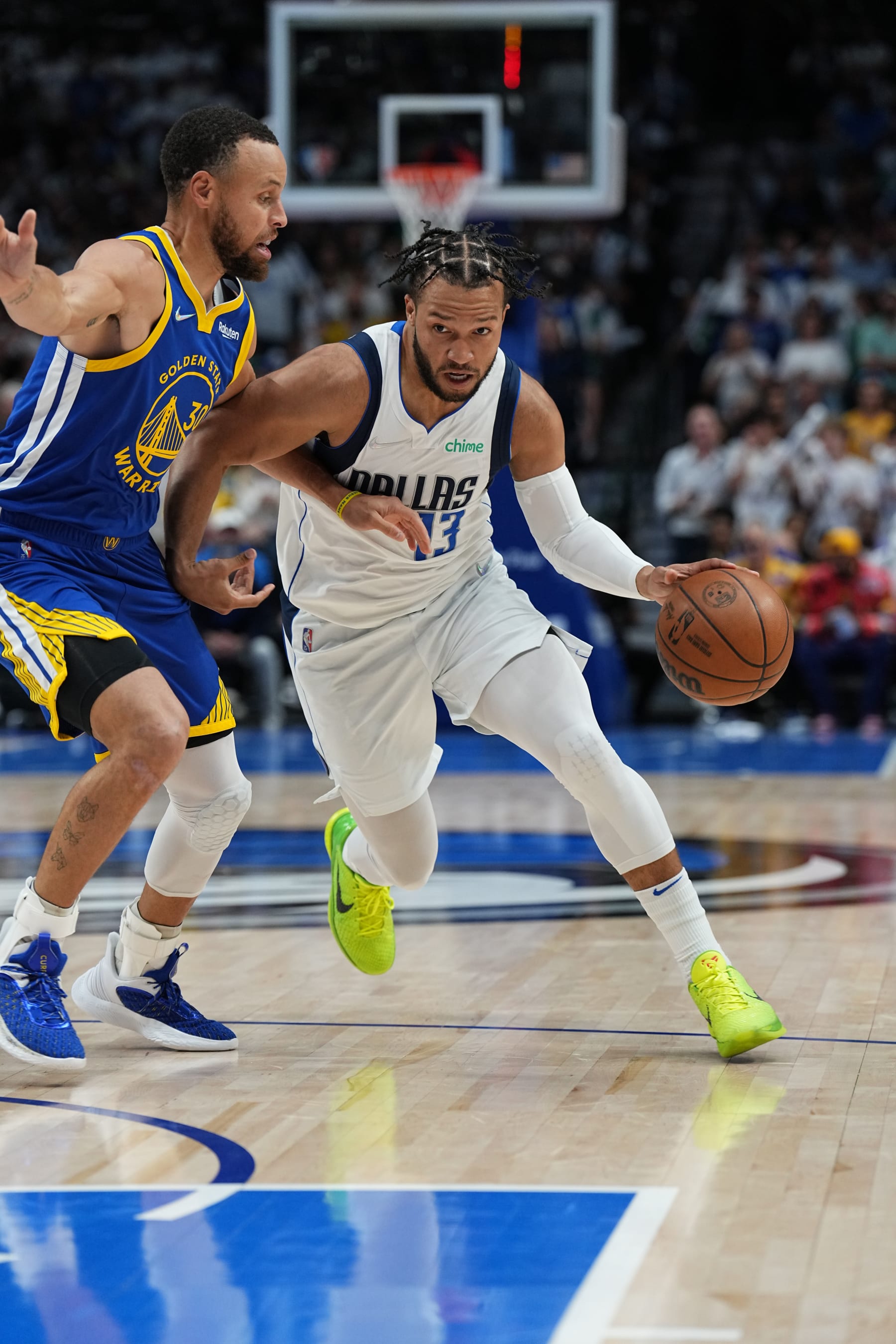 DALLAS, TX - MAY 24: Jalen Brunson #13 of the Dallas Mavericks dribbles the ball during Game 4 of the 2022 NBA Playoffs Western Conference Finals against the Golden State Warriors on May 24, 2022 at the American Airlines Center in Dallas, Texas. NOTE TO USER: User expressly acknowledges and agrees that, by downloading and or using this photograph, User is consenting to the terms and conditions of the Getty Images License Agreement. Mandatory Copyright Notice: Copyright 2022 NBAE (Photo by Glenn James/NBAE via Getty Images)