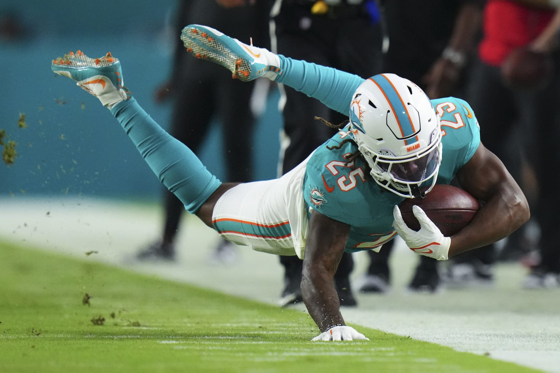 Miami Dolphins running back Jaylen Wright