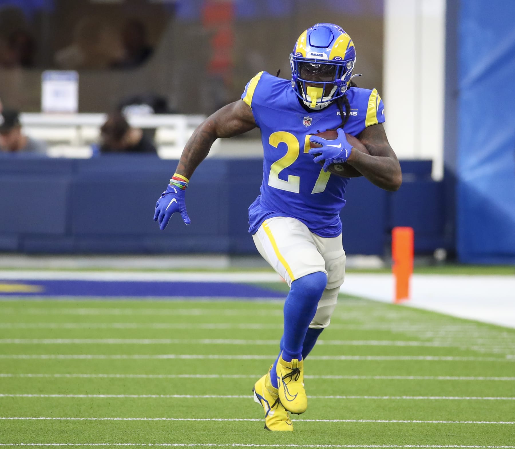 Los Angeles, CA - November 13: Los Angeles, CA - November 13: Rams running back Darrell Henderson Jr. #27, rushes for yardage against the Cardinals in the second half at SoFi Stadium, Los Angeles, CA on Sunday, Nov. 13, 2022. (Allen J. Schaben / Los Angeles Times via Getty Images) The Rams lost 27-17.