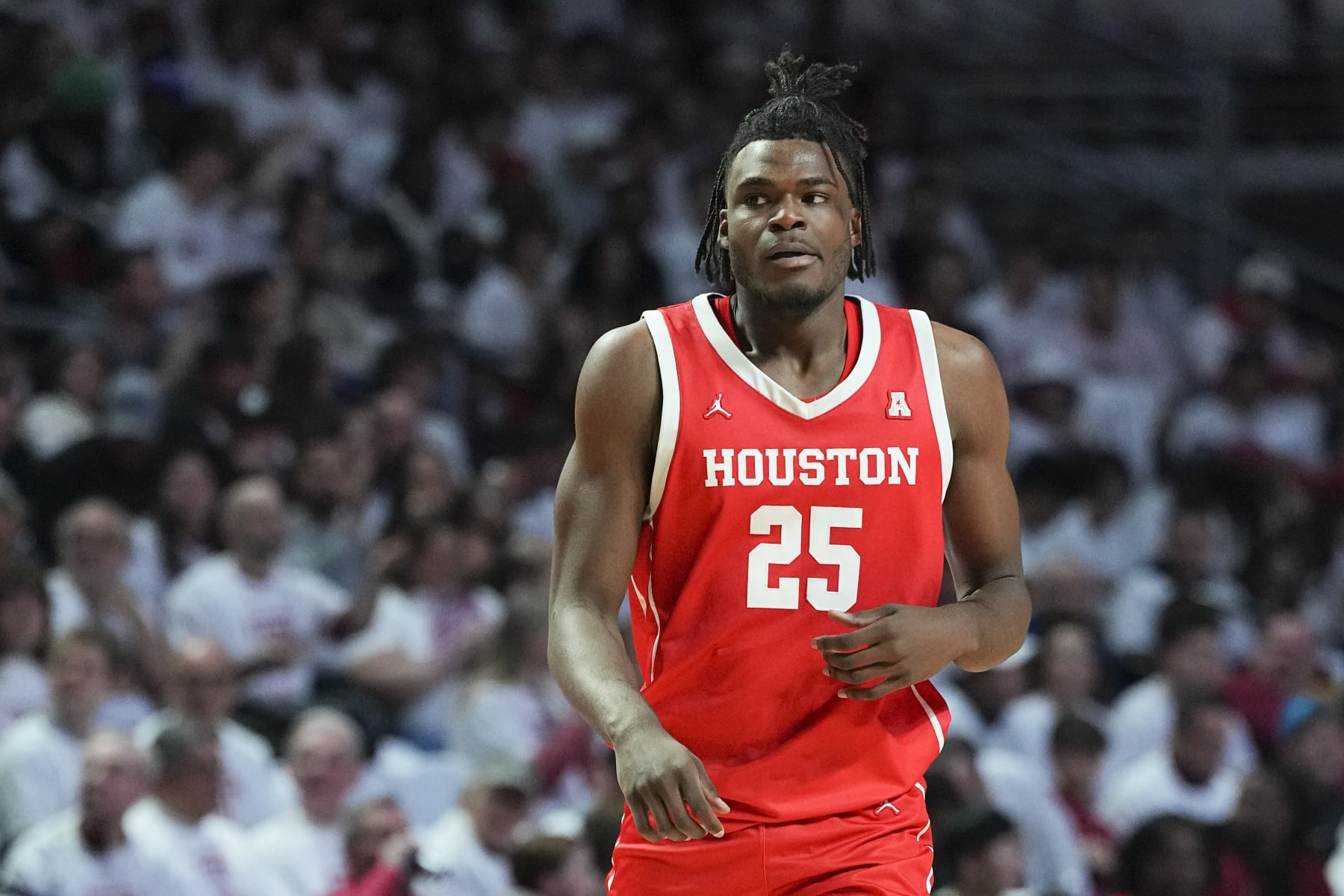 PHILADELPHIA, PA - FEBRUARY 05: Jarace Walker #25 of the Houston Cougars looks on against the Temple Owls at the Liacouras Center on February 5, 2023 in Philadelphia, Pennsylvania. (Photo by Mitchell Leff/Getty Images)