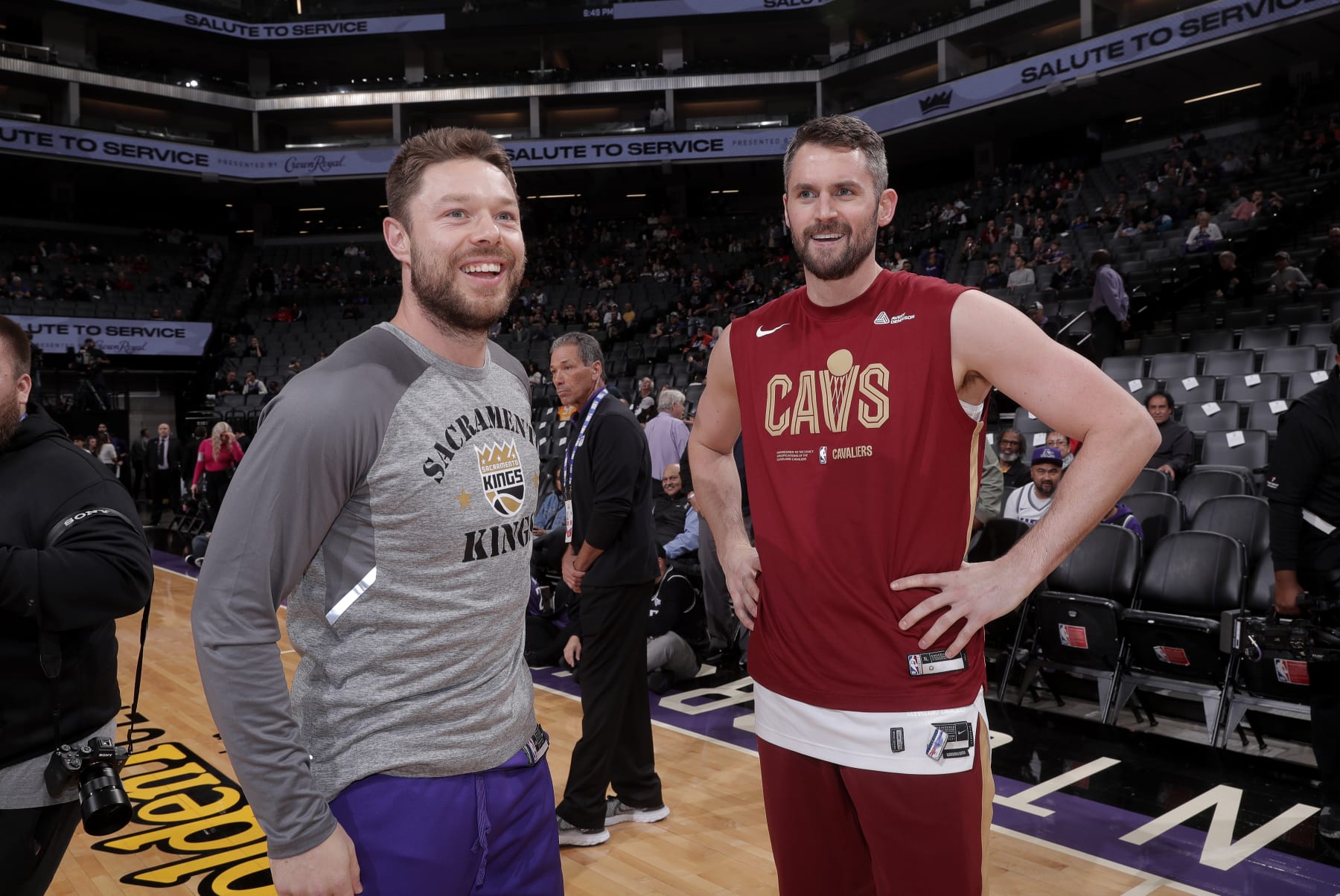 SACRAMENTO, CA - NOVEMBER 9: Matthew Dellavedova #8 of the Sacramento Kings and Kevin Love #0 of the Cleveland Cavaliers talk prior to the game on November 9, 2022 at Golden 1 Center in Sacramento, California. NOTE TO USER: User expressly acknowledges and agrees that, by downloading and or using this photograph, User is consenting to the terms and conditions of the Getty Images Agreement. Mandatory Copyright Notice: Copyright 2022 NBAE (Photo by Rocky Widner/NBAE via Getty Images)