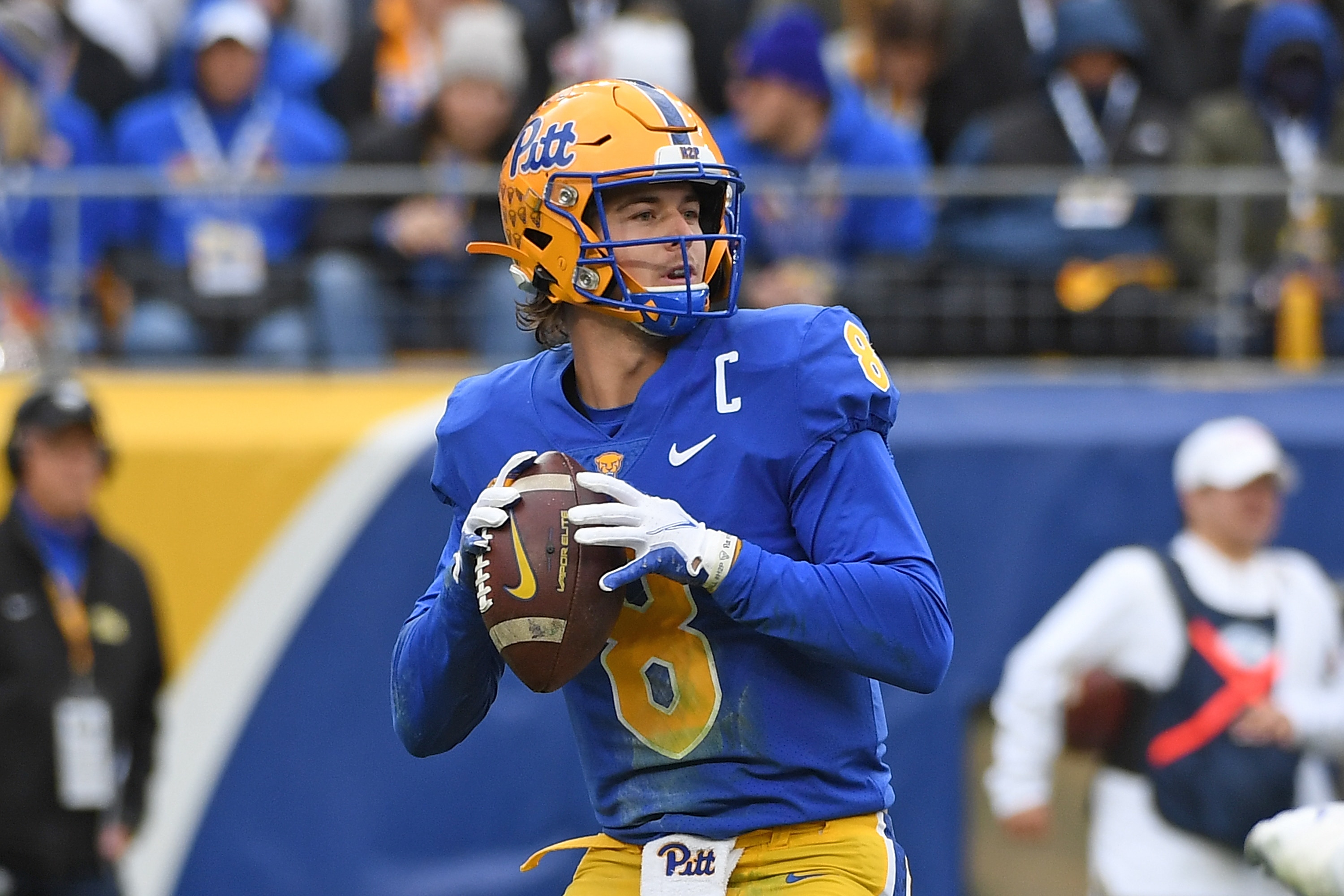 PITTSBURGH, PA - OCTOBER 23: Kenny Pickett #8 of the Pittsburgh Panthers drops back to pass during the game against the Clemson Tigers at Heinz Field on October 23, 2021 in Pittsburgh, Pennsylvania. (Photo by Justin Berl/Getty Images)
