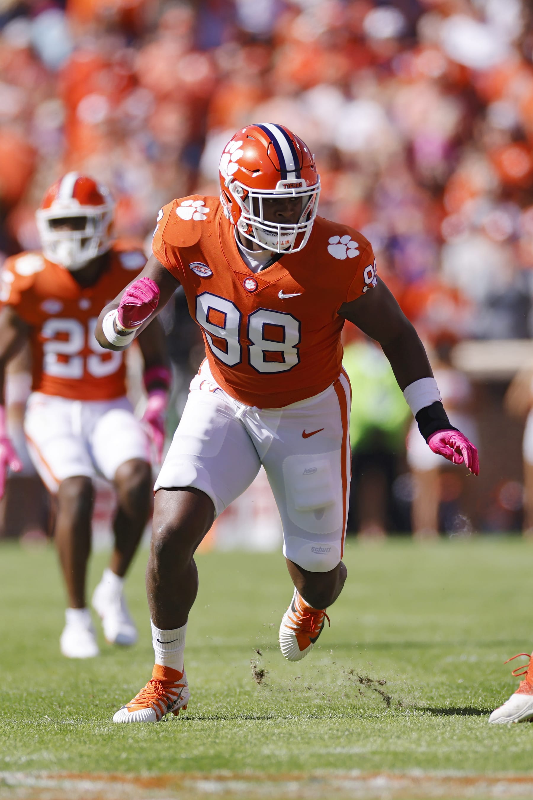 CLEMSON, SC - OCTOBER 22: Clemson Tigers defensive end Myles Murphy (98) rushes on defense during a college football game against the Syracuse Orange on October 22, 2022 at Memorial Stadium in Clemson, South Carolina. (Photo by Joe Robbins/Icon Sportswire via Getty Images)