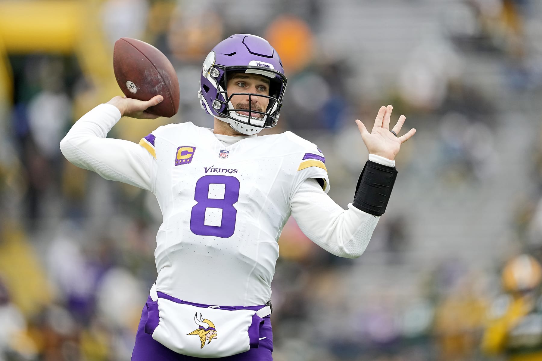 GREEN BAY, WISCONSIN - OCTOBER 29: Kirk Cousins #8 of the Minnesota Vikings warms up prior to a game against the Green Bay Packers at Lambeau Field on October 29, 2023 in Green Bay, Wisconsin. (Photo by Patrick McDermott/Getty Images)