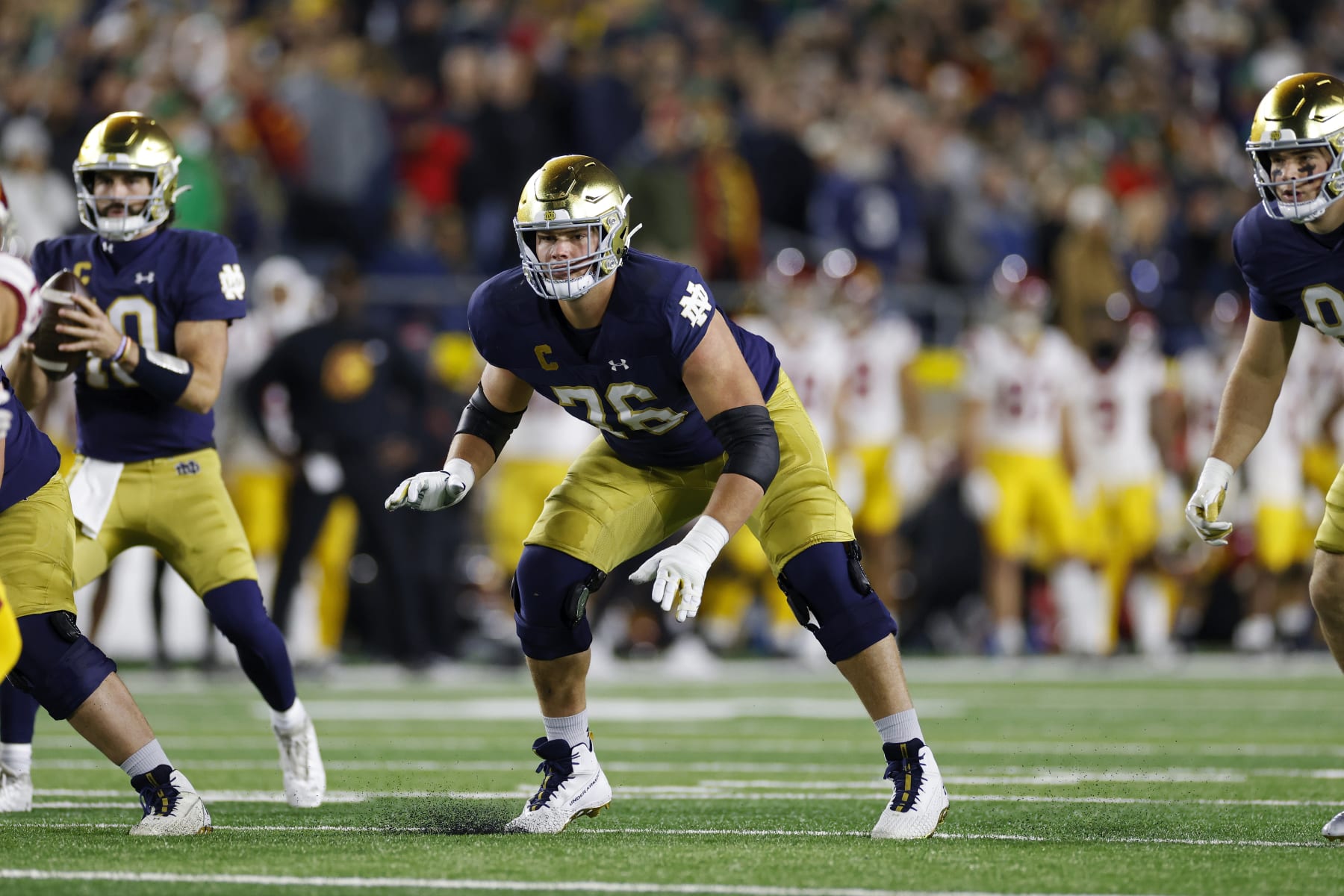 SOUTH BEND, IN - OCTOBER 14: Notre Dame Fighting Irish offensive lineman Joe Alt (76) blocks during a college football game against the USC Trojans on October 14, 2023 at Notre Dame Stadium in South Bend, Indiana. (Photo by Joe Robbins/Icon Sportswire via Getty Images)