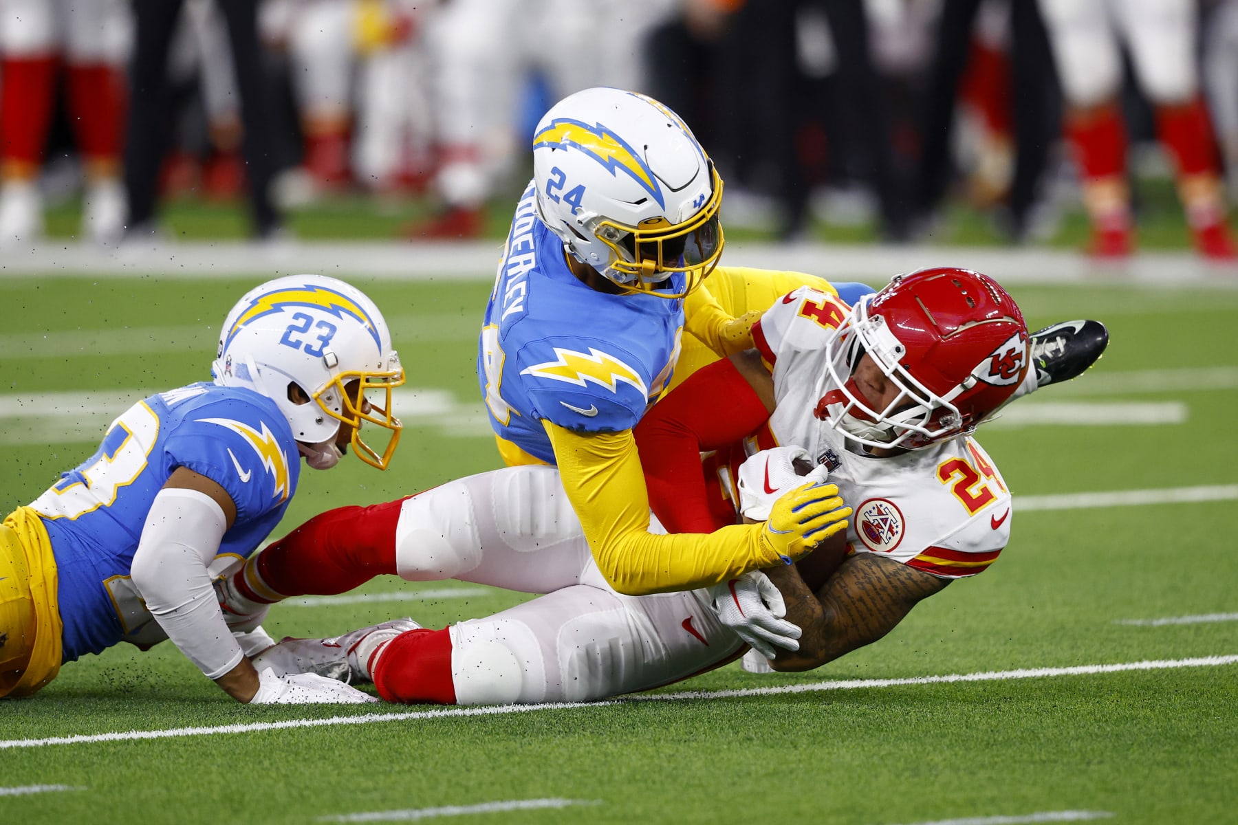Kansas City Chiefs wide receiver Skyy Moore comes down with a catch against the Los Angeles Chargers. 