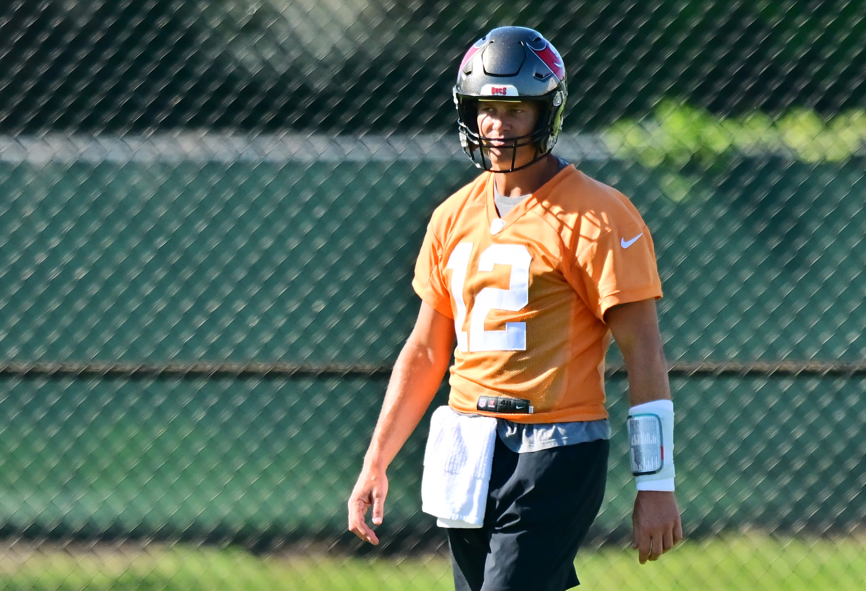 TAMPA, FLORIDA - JUNE 07: Tom Brady #12 of the Tampa Bay Buccaneers works out during the Buccaneers mini-camp at AdventHealth Training Center on June 07, 2022 in Tampa, Florida. (Photo by Julio Aguilar/Getty Images)