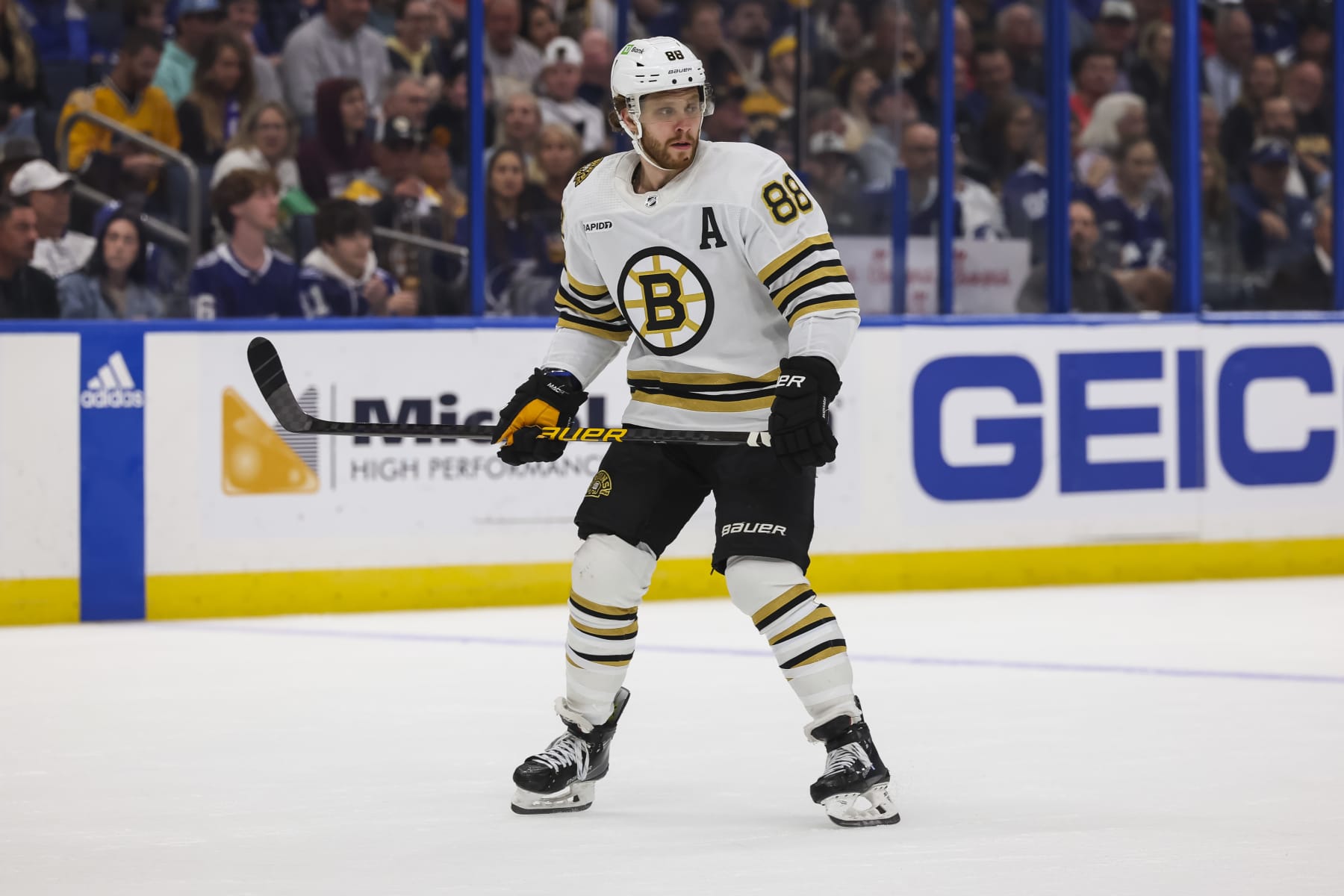 TAMPA, FL - MARCH 27: David Pastrnak #88 of the Boston Bruins against the Tampa Bay Lightning during the first period at Amalie Arena on March 27, 2024 in Tampa, Florida. (Photo by Mark LoMoglio/NHLI via Getty Images)