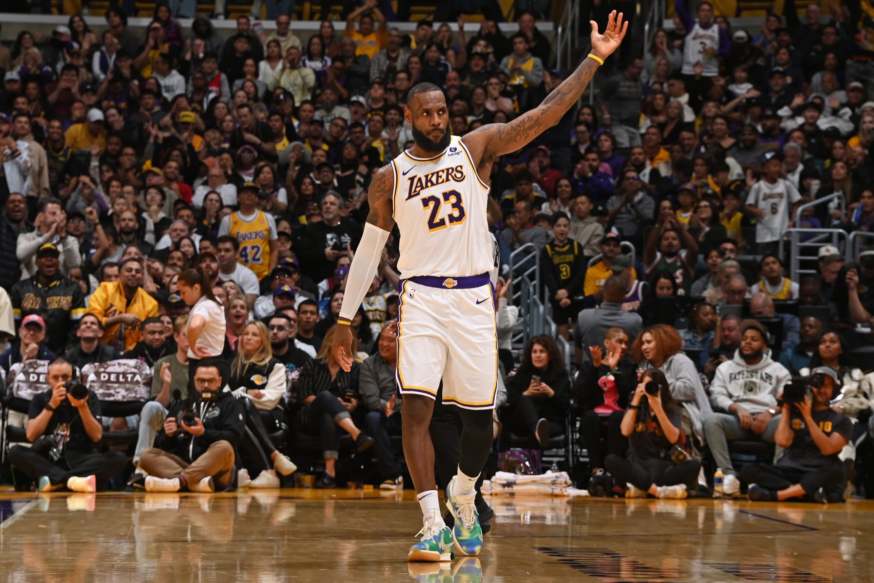 LOS ANGELES, CA - NOVEMBER 19:  LeBron James #23 of the Los Angeles Lakers looks on during the game on November 19, 2023 at Crypto.Com Arena in Los Angeles, California. NOTE TO USER: User expressly acknowledges and agrees that, by downloading and/or using this Photograph, user is consenting to the terms and conditions of the Getty Images License Agreement. Mandatory Copyright Notice: Copyright 2023 NBAE (Photo by Andrew D. Bernstein/NBAE via Getty Images)