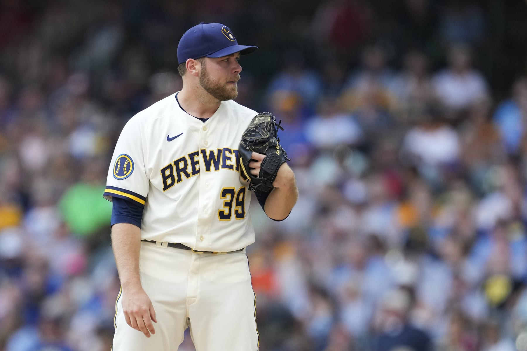 MILWAUKEE, WISCONSIN - AUGUST 23: Corbin Burnes #39 of the Milwaukee Brewers pitches in the first inning against the Minnesota Twins at American Family Field on August 23, 2023 in Milwaukee, Wisconsin. (Photo by Patrick McDermott/Getty Images)