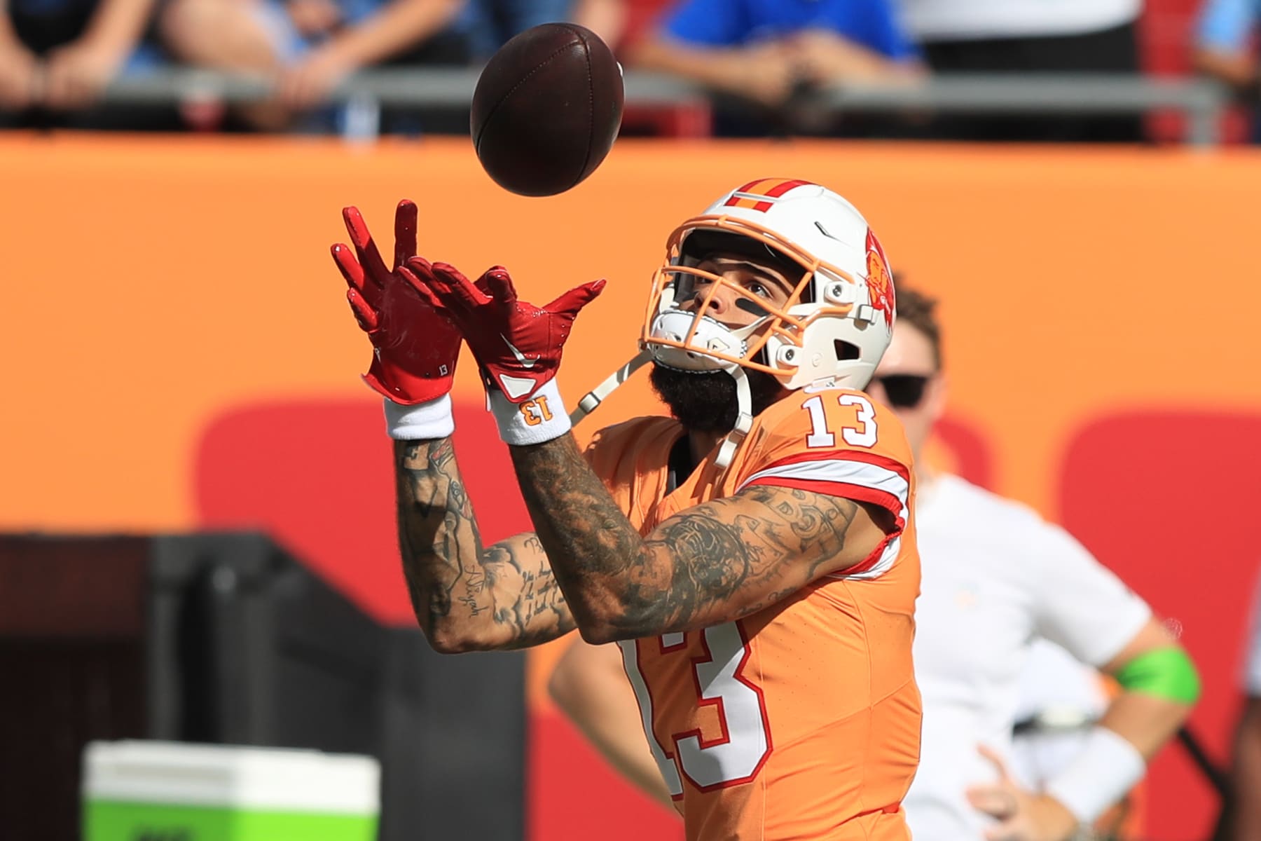 TAMPA, FL - OCTOBER 15: Tampa Bay Buccaneers Wide Receiver Mike Evans (13) warms up before the regular season game between the Detroit Lions and the Tampa Bay Buccaneers on October 15, 2023 at Raymond James Stadium in Tampa, Florida. (Photo by Cliff Welch/Icon Sportswire via Getty Images)