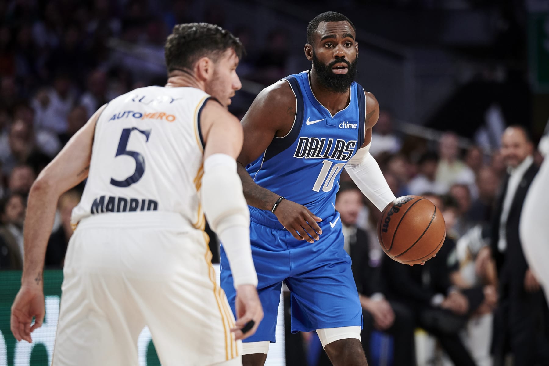 MADRID, SPAIN - OCTOBER 10: #05 Rudy Fernandez of Real Madrid and #10 Tim Hardaway Jr. of Dallas Mavericks during Exhibition match between Real Madrid and Dallas Mavericks at WiZink Center on October 10, 2023 in Madrid, Spain. (Photo by Borja B. Hojas/Getty Images) MADRID, SPAIN - OCTOBER 10: #05 Rudy Fernandez of Real Madrid and #10 Tim Hardaway Jr. of Dallas Mavericks during Exhibition match between Real Madrid and Dallas Mavericks at WiZink Center on October 10, 2023 in Madrid, Spain. (Photo by Borja B. Hojas/Getty Images)