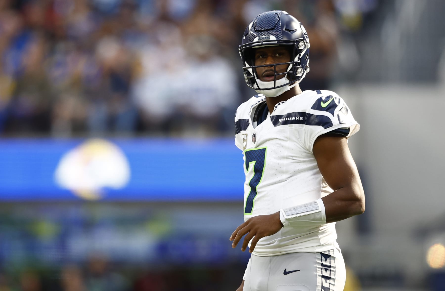 INGLEWOOD, CALIFORNIA - NOVEMBER 19: Geno Smith #7 of the Seattle Seahawks looks on in the game against the Los Angeles Rams during the first half at SoFi Stadium on November 19, 2023 in Inglewood, California. (Photo by Ronald Martinez/Getty Images)
