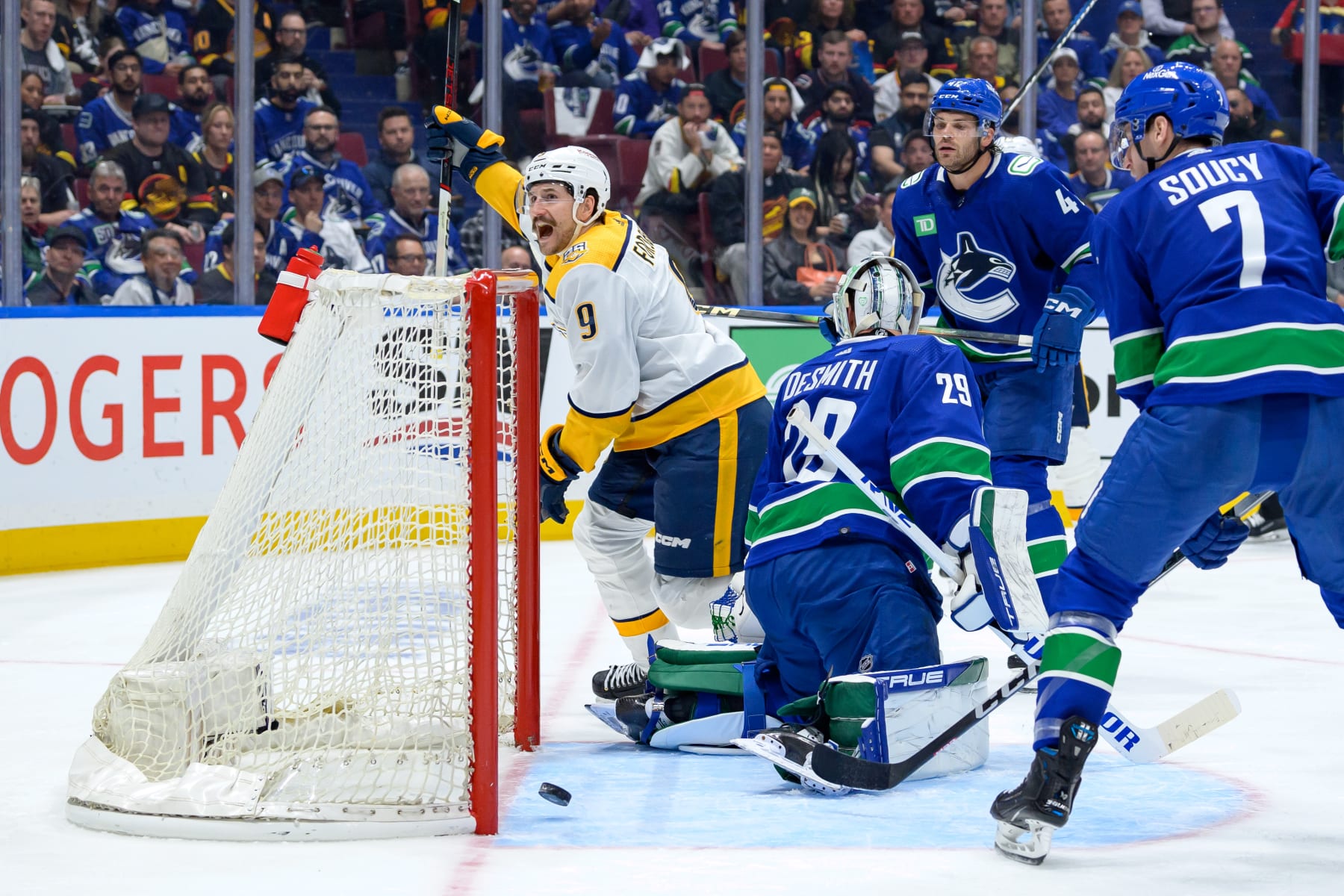 VANCOUVER, CANADA - APRIL 23: Filip Forsberg #9 of the Nashville Predators scores on Casey DeSmith #29 of the Vancouver Canucks during the 2nd period in Game Two of the First Round of the 2024 Stanley Cup Playoffs at Rogers Arena on April 23, 2024 in Vancouver, British Columbia, Canada. (Photo by Derek Cain/Getty Images)
