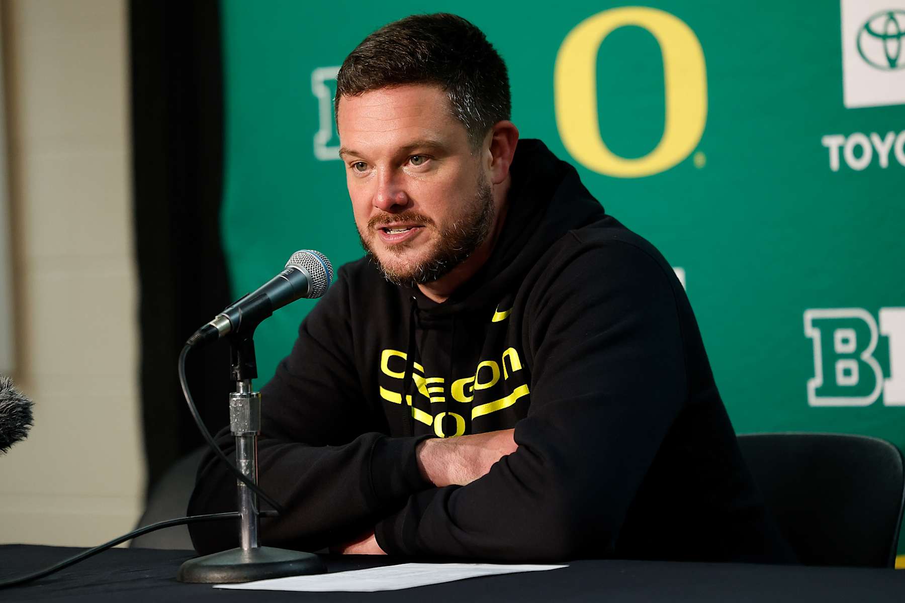 MADISON, WISCONSIN - NOVEMBER 16: Head coach Dan Lanning of the Oregon Ducks talks with media after the win over Wisconsin Badgers at Camp Randall Stadium on November 16, 2024 in Madison, Wisconsin. (Photo by John Fisher/Getty Images)