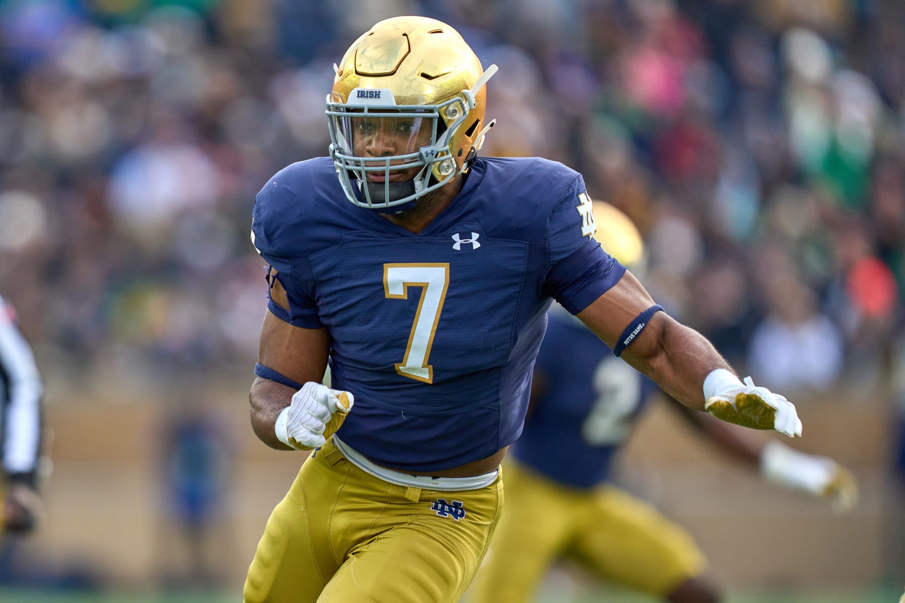 SOUTH BEND, IN - NOVEMBER 20: Notre Dame Fighting Irish defensive lineman Isaiah Foskey (7) runs in action during a game between the Notre Dame Fighting Irish and the Georgia Tech Yellow Jackets on November 20, 2021 at Notre Dame Stadium, in South Bend, IN.  (Photo by Robin Alam/Icon Sportswire via Getty Images)