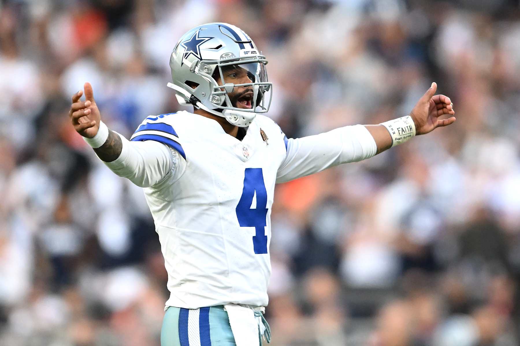 CLEVELAND, OHIO - SEPTEMBER 08: Dak Prescott #4 of the Dallas Cowboys reacts during the fourth quarter against the Cleveland Browns at Cleveland Browns Stadium on September 08, 2024 in Cleveland, Ohio. (Photo by Nick Cammett/Getty Images)