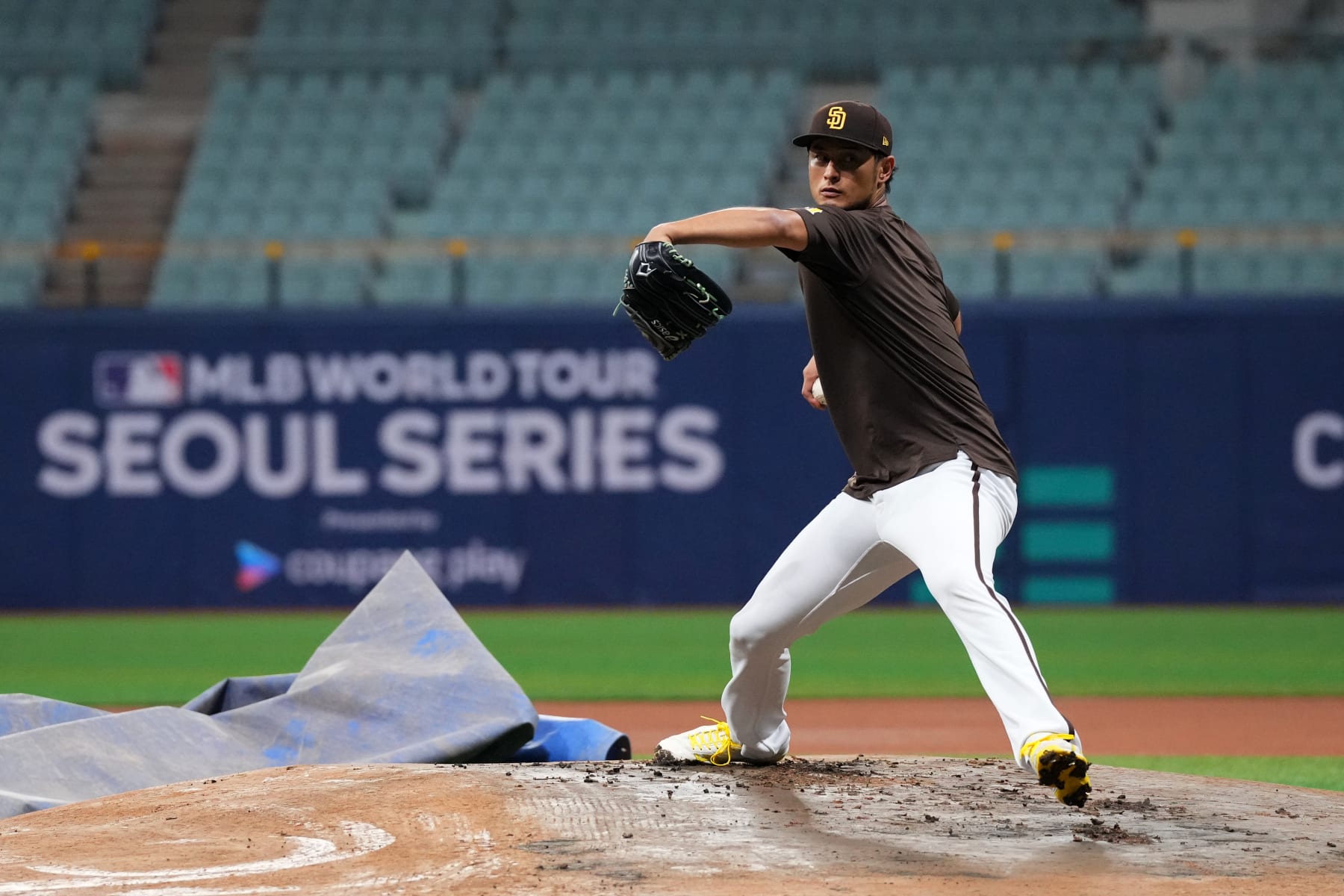 SEOUL, SOUTH KOREA - MARCH 19: Yu Darvish #11 of the San Diego Padres warms up during the San Diego Padres workout and press conference at Gocheok Sky Dome on March 19, 2024 in Seoul, South Korea. (Photo by Masterpress/Getty Images) (Photo by Masterpress/Getty Images)