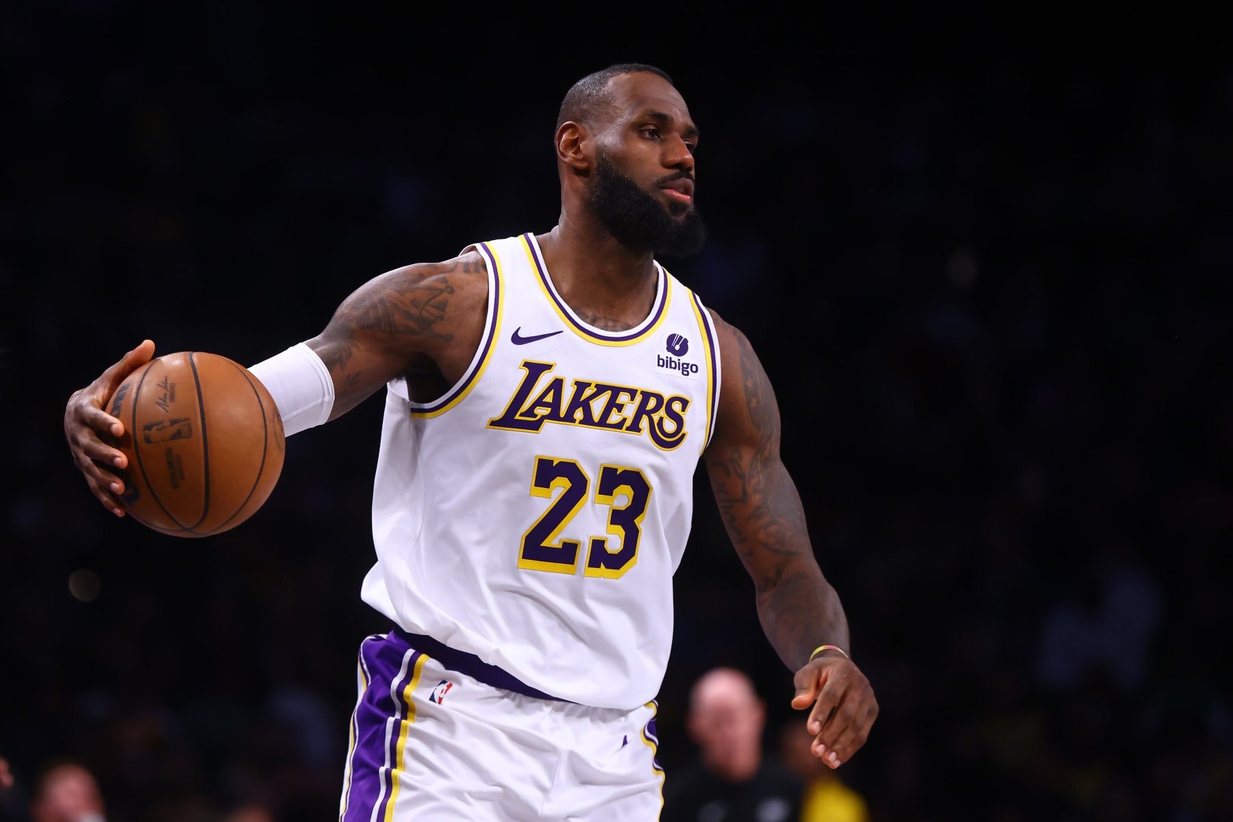 NEW YORK, NEW YORK - MARCH 31: LeBron James #23 of the Los Angeles Lakers in action against the Brooklyn Nets at Barclays Center on March 31, 2024 in New York City. NOTE TO USER: User expressly acknowledges and agrees that, by downloading and or using this photograph, User is consenting to the terms and conditions of the Getty Images License Agreement. Los Angeles Lakers defeated the Brooklyn Nets 116-104. (Photo by Mike Stobe/Getty Images)