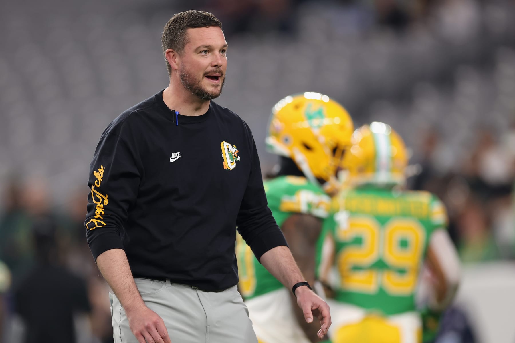 Head coach Dan Lanning of the Oregon Ducks