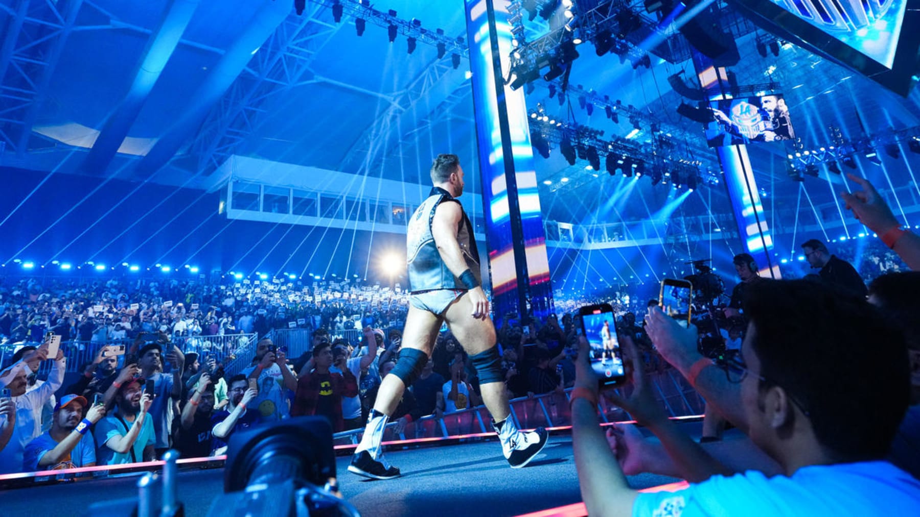 LA Knight could not capture the WWE Undisputed Universal Championship, but he would look to regain his momentum quickly against Grayson Waller.
