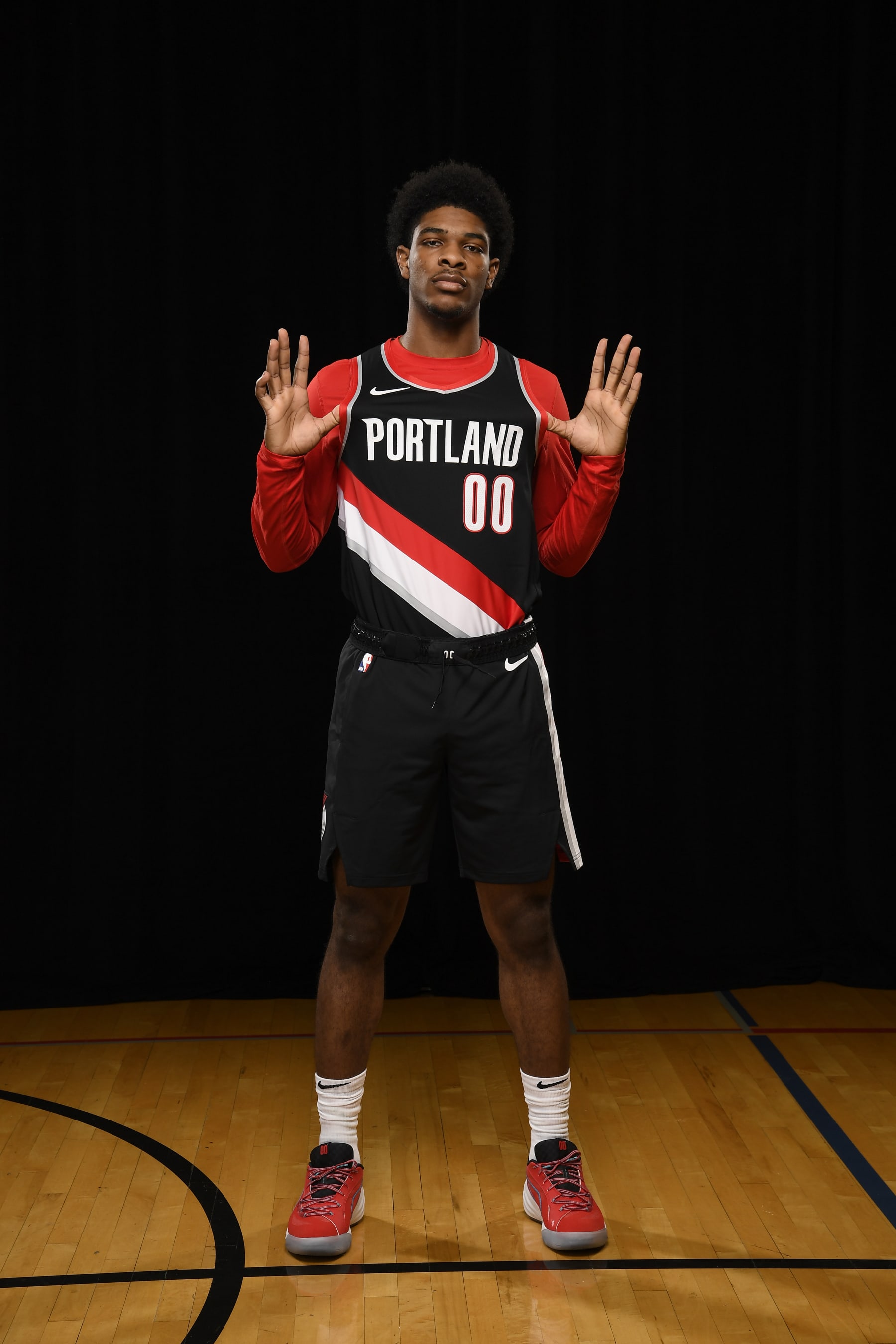 LAS VEGAS, NV - JULY 12: Scoot Henderson #00 of the Portland Trail Blazers poses for a portrait during the 2023 NBA Rookie Photo Shoot on July 12, 2023 at the University of Nevada, Las Vegas campus in Las Vegas, Nevada. NOTE TO USER: User expressly acknowledges and agrees that, by downloading and/or using this Photograph, user is consenting to the terms and conditions of the Getty Images License Agreement. Mandatory Copyright Notice: Copyright 2023 NBAE (Photo by Brian Babineau/NBAE via Getty Images)