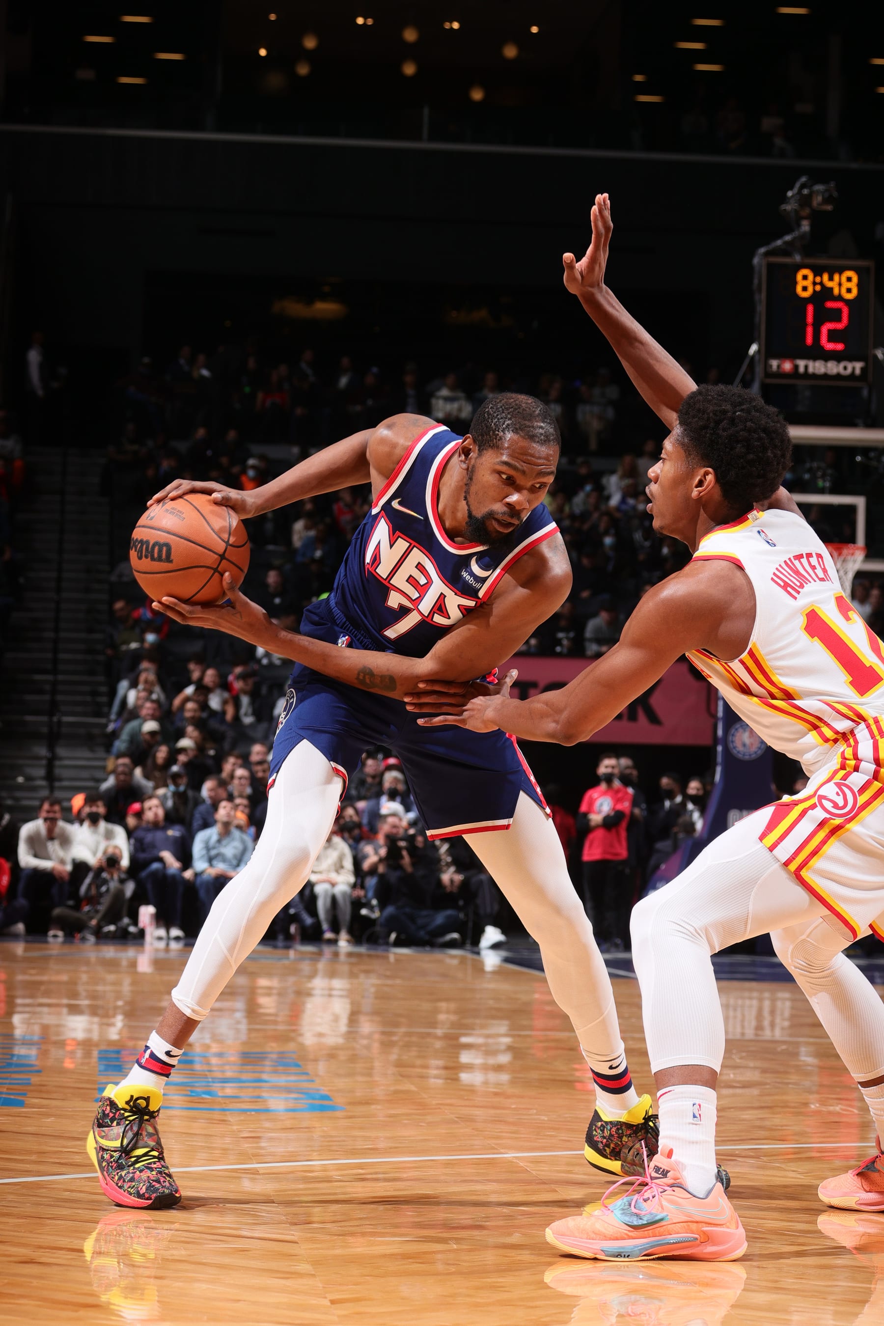 BROOKLYN, NY - NOVEMBER 3: Kevin Durant #7 of the Brooklyn Nets looks to drive to the basket against the Atlanta Hawks on November 3, 2021 at Barclays Center in Brooklyn, New York. NOTE TO USER: User expressly acknowledges and agrees that, by downloading and or using this Photograph, user is consenting to the terms and conditions of the Getty Images License Agreement. Mandatory Copyright Notice: Copyright 2021 NBAE (Photo by Nathaniel S. Butler/NBAE via Getty Images)