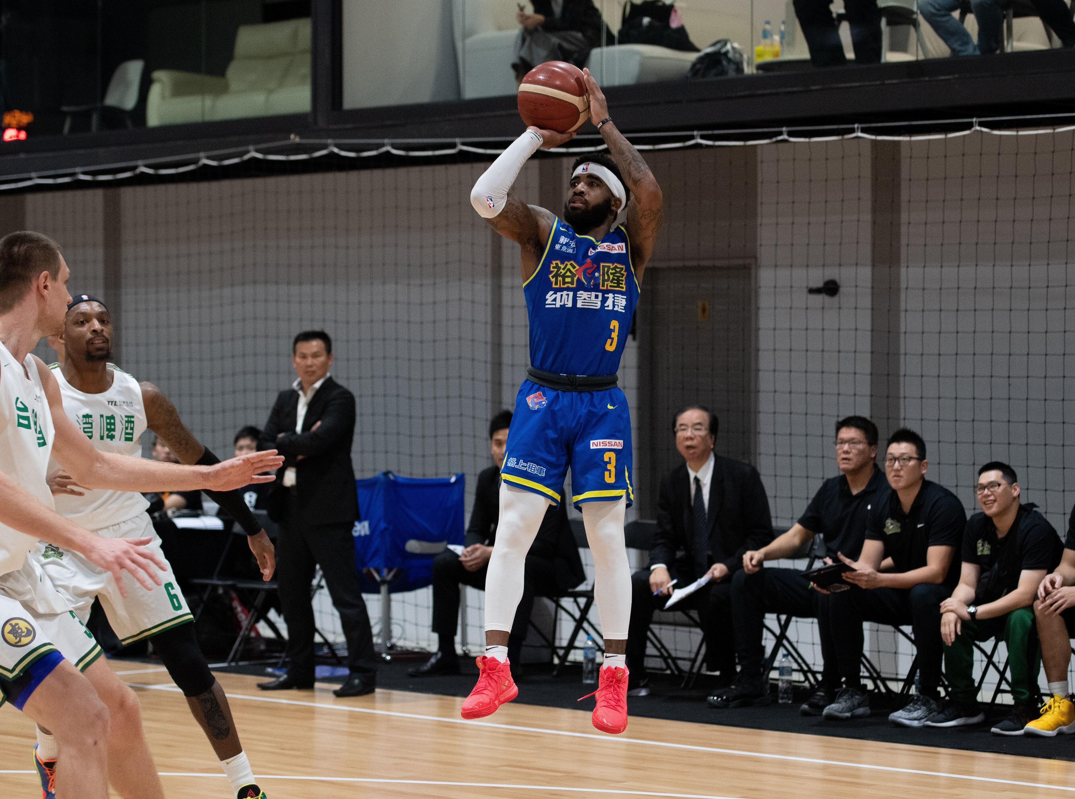 NEW TAIPEI CITY, TAIWAN - APRIL 28: Guard Marcus Keene #3 of Yulon Luxgen Dinos made a jump shot during the SBL Finals Game Six between Taiwan Beer and Yulon Luxgen Dinos at Hao Yu Trainning Center on April 28, 2020 in New Taipei City, Taiwan. (Photo by Gene Wang/Getty Images)