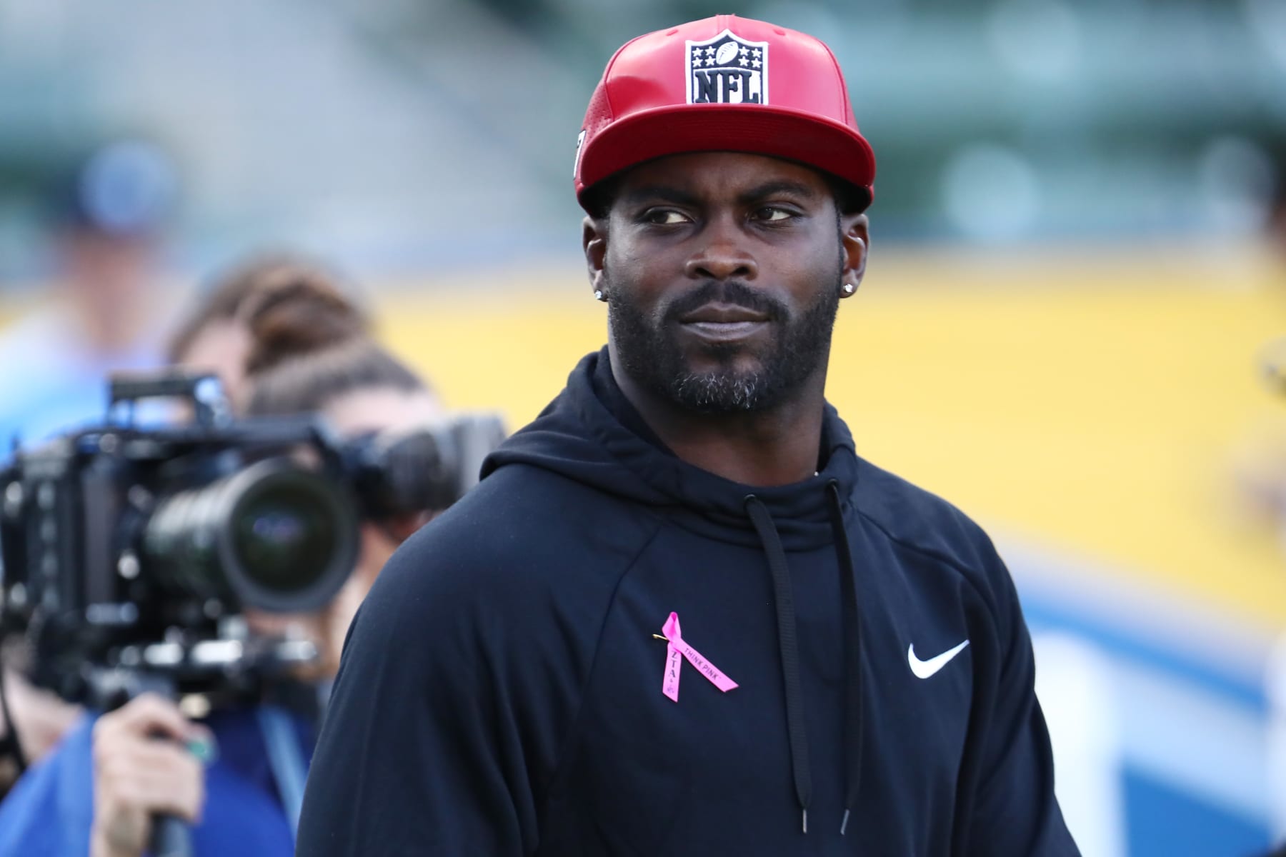 CARSON, CALIFORNIA - OCTOBER 13: Retired NFL player Michael Vick attends the Pittsburgh Steelers vs the Los Angeles Chargers at Dignity Health Sports Park on October 13, 2019 in Carson, California. (Photo by Leon Bennett/Getty Images)