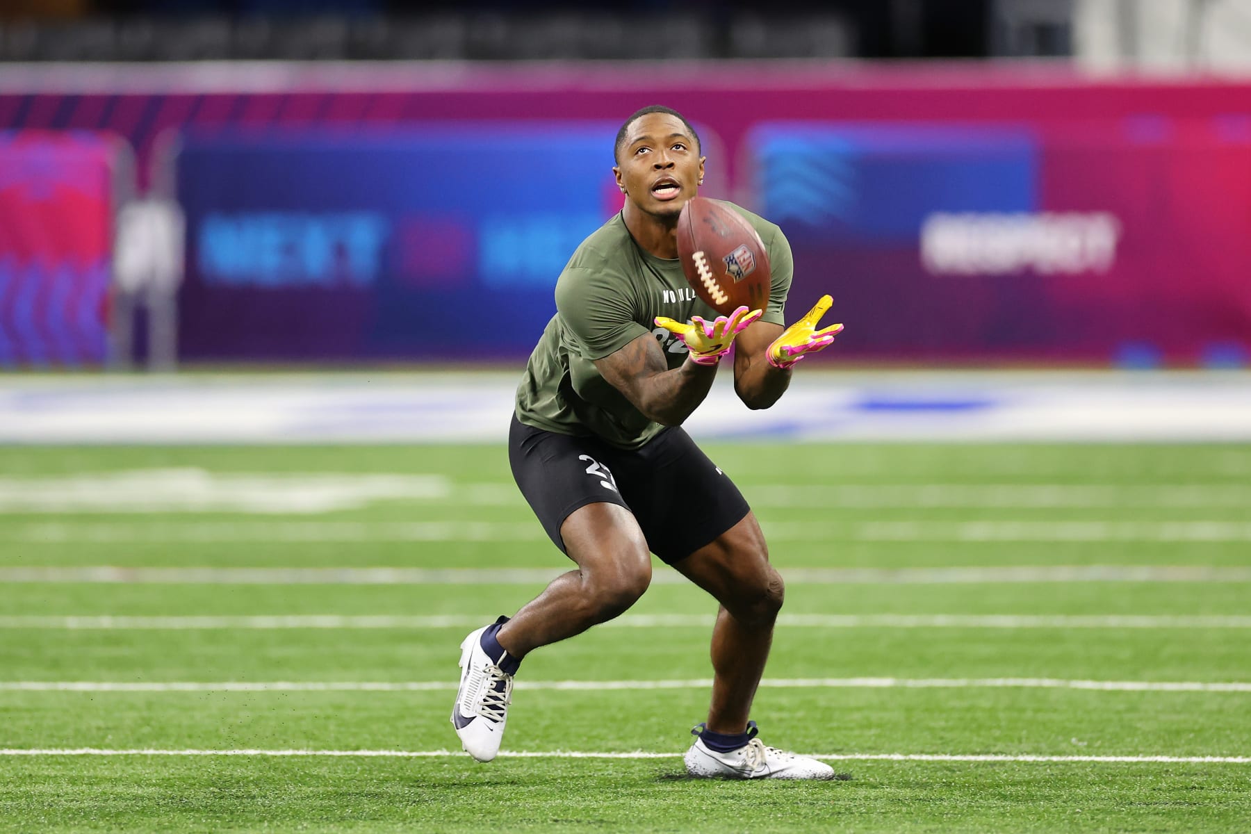 INDIANAPOLIS, INDIANA - MARCH 01: Quinyon Mitchell #DB27 of Toledo participates in a drill during the NFL Combine at Lucas Oil Stadium on March 01, 2024 in Indianapolis, Indiana. (Photo by Stacy Revere/Getty Images)